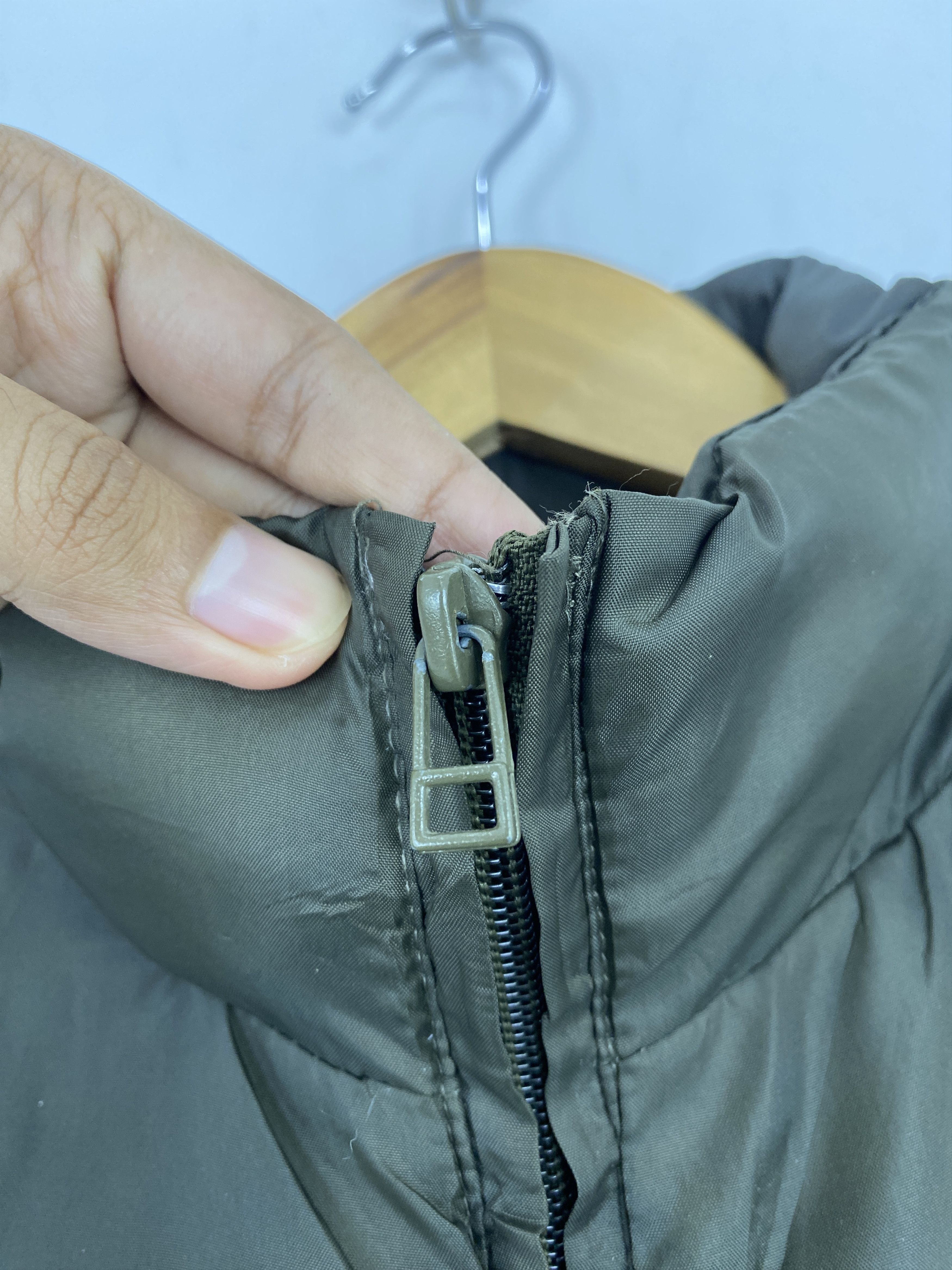 Japanese Brand Vintage Japanese Brand Puffer Goose Down Vest J1874 Size US L / EU 52-54 / 3 - 7 Thumbnail