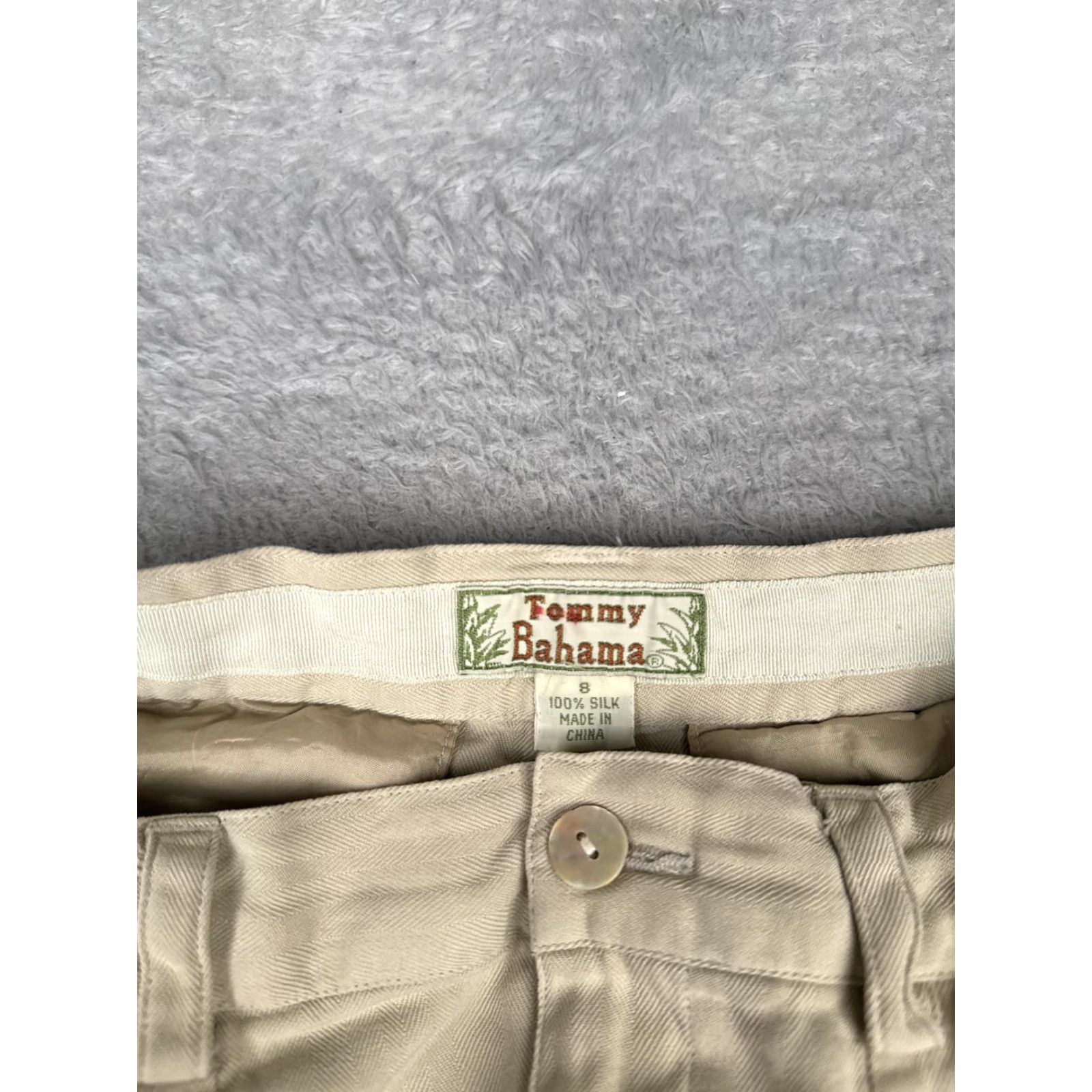Tommy Bahama Tommy Bahama Shorts Women 8 Beige Silk Pleated Front Bermuda Casual Resort Herringbone Pockets 6 In Inseam High Rise Size 30" / US 8 / IT 44 - 7 Thumbnail