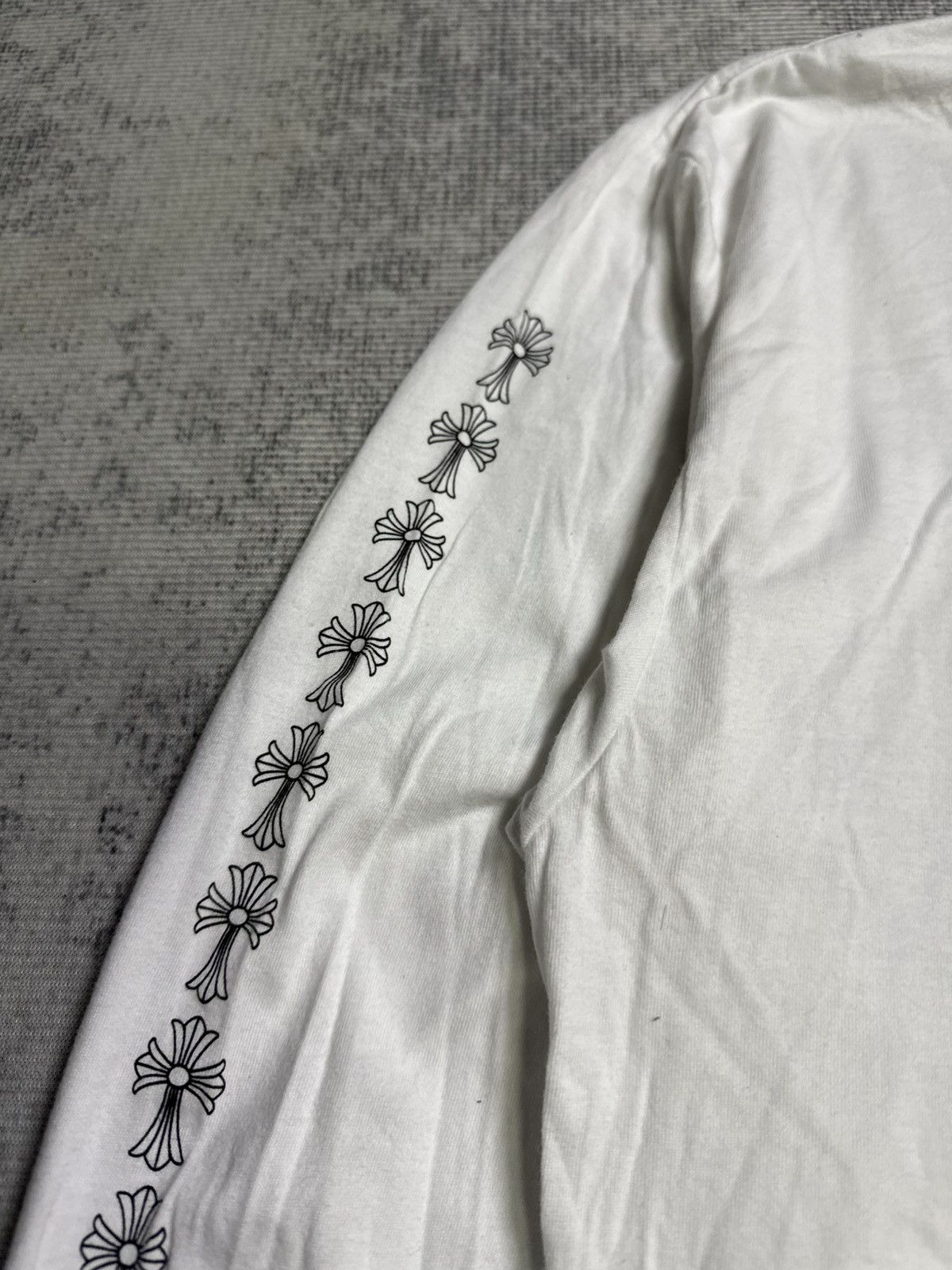 Chrome Hearts LIKE NEW! CROSS NECK PRINT LONG SLEEVES Size US M / EU 48-50 / 2 - 14 Thumbnail