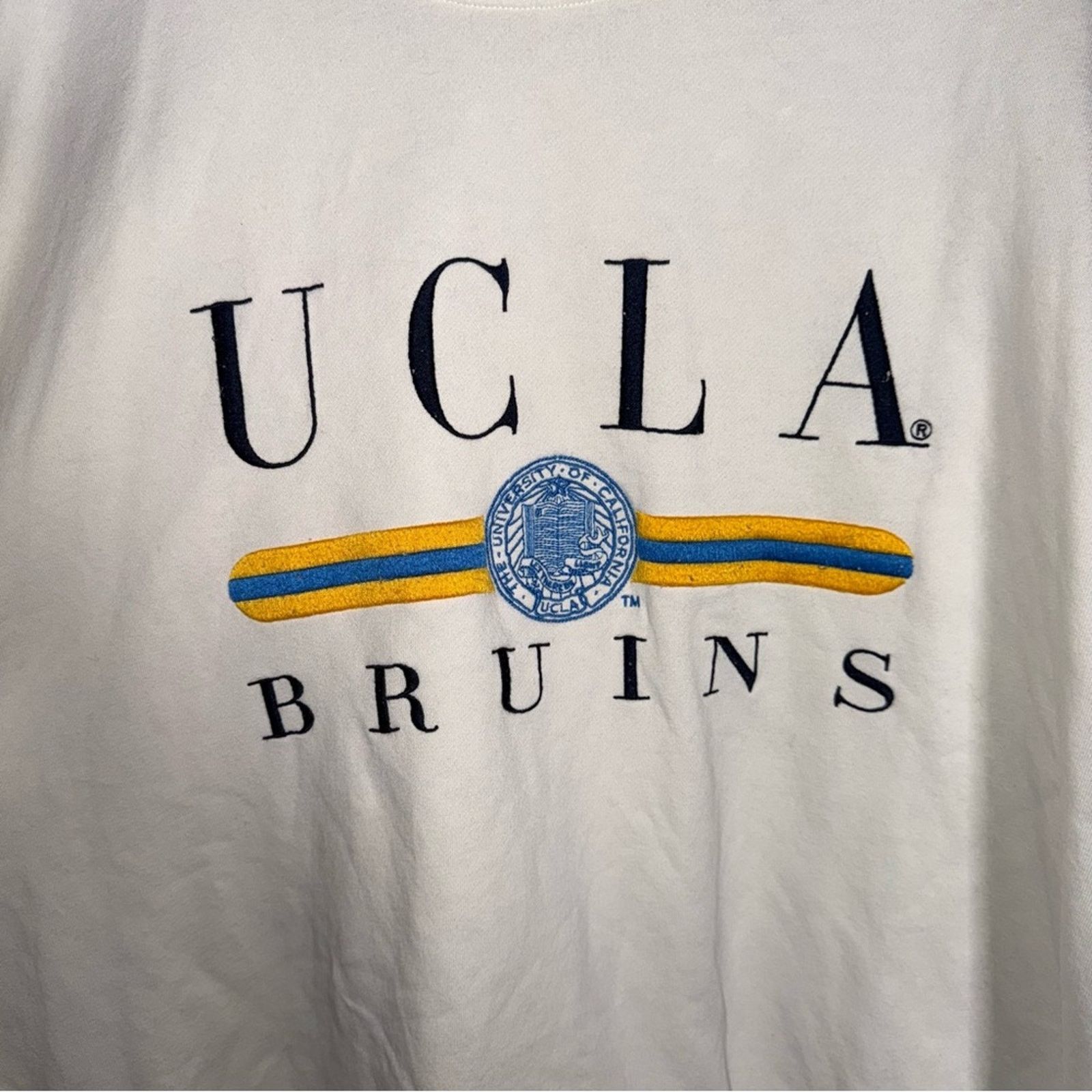H&M H&M UCLA embroidered collegiate Off-White Sweatshirt L Size US L / EU 52-54 / 3 - 5 Thumbnail