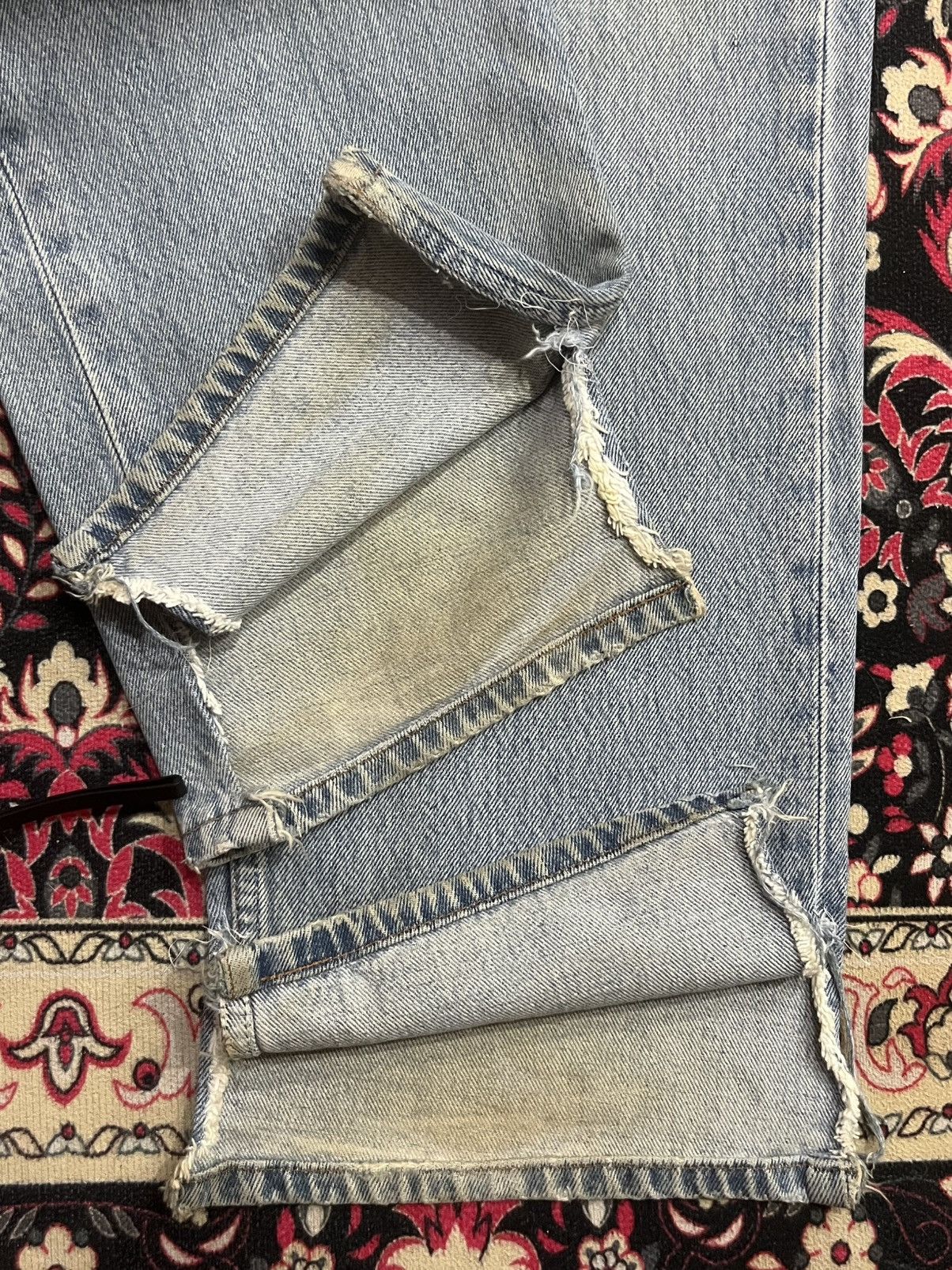 Levi's Vintage 90s Levi’s 501 Buttonfly Light Blue Washed Rip Jeans Size US 36 / EU 52 - 15 Thumbnail