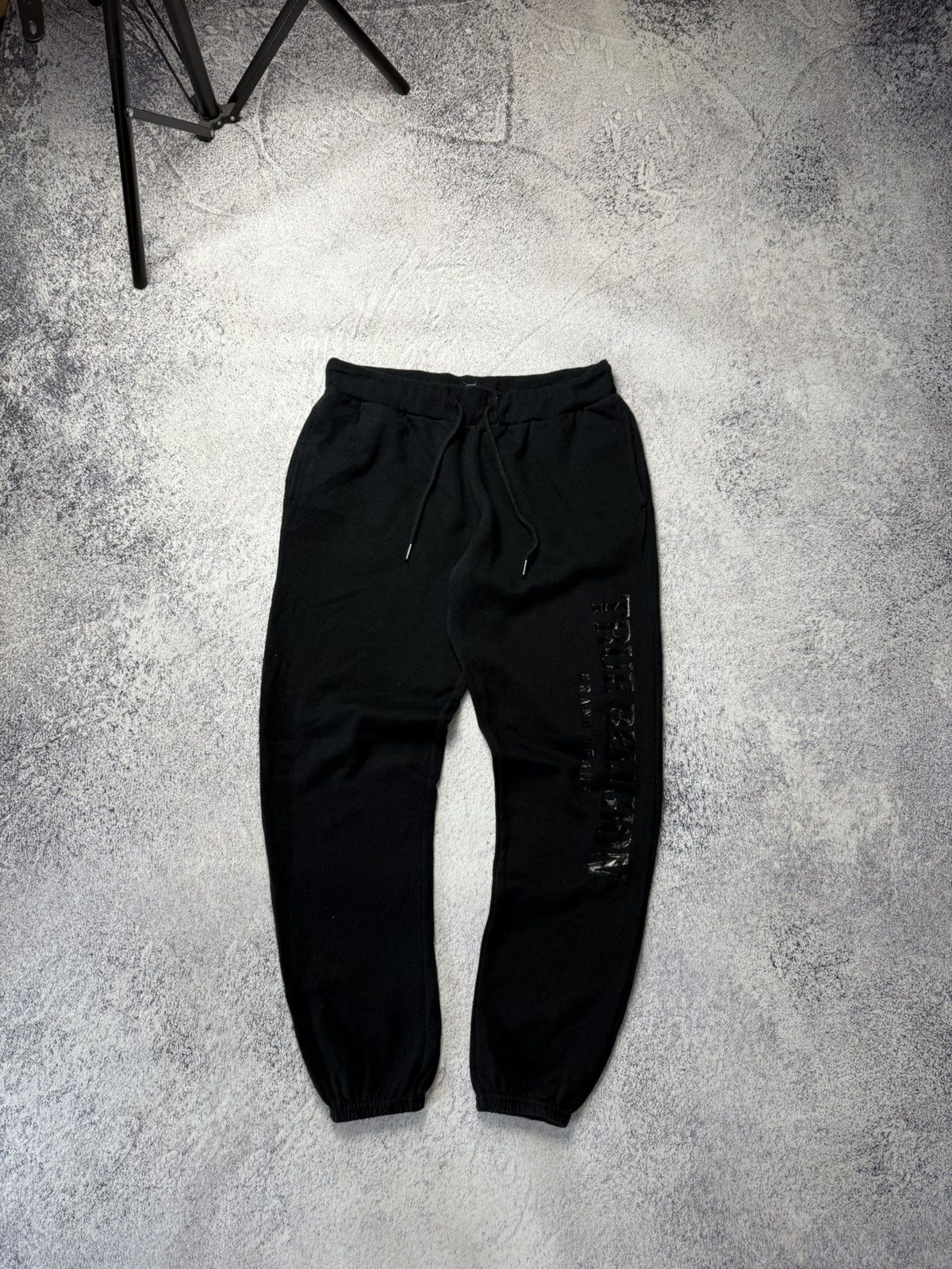 Japanese Brand True Religion Vintage Pants Joggers Big Logo Y2K Size US 32 / EU 48 - 1 Thumbnail