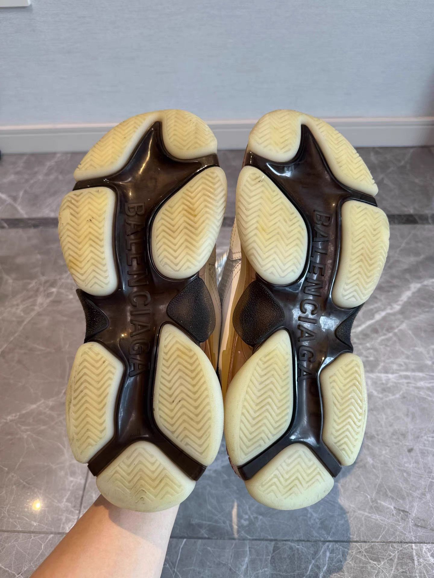 Balenciaga Balenciaga Triple S Sneakers K6 Size US 6 / EU 39 - 9 Thumbnail