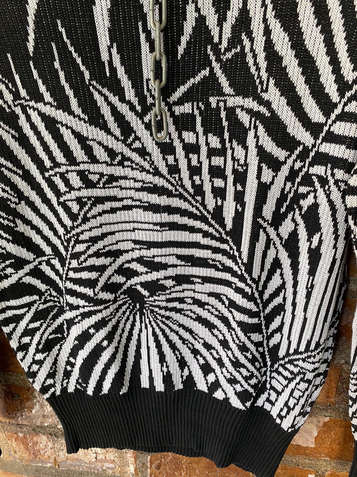 Saint Laurent Paris 1980’s Rive Gauche Intarsia Jacquard Zebra floral knit Size M / US 6-8 / IT 42-44 - 13 Thumbnail
