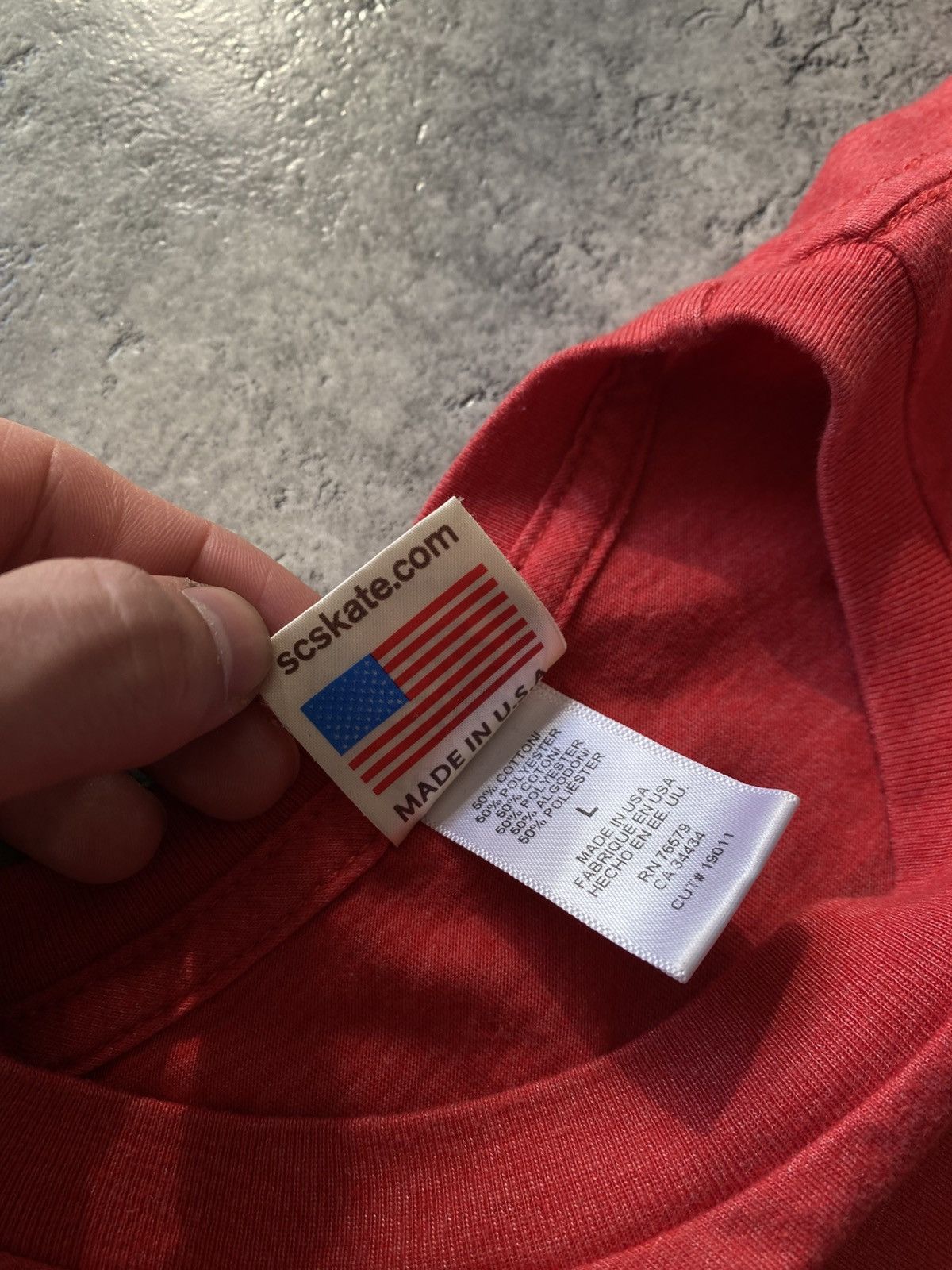 Vintage Vintage 90’s Santa Cruz Skateboarding Red Tee Made In Usa Size US L / EU 52-54 / 3 - 5 Thumbnail