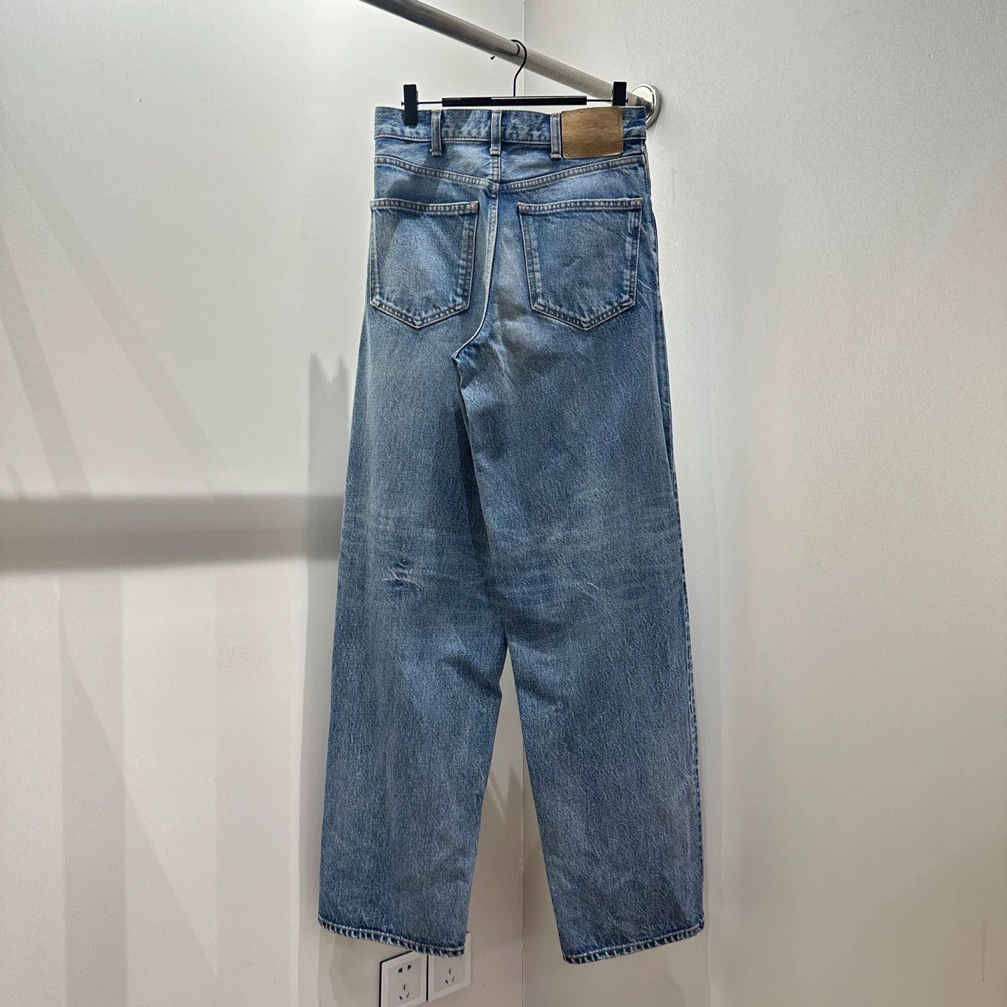 Celine Celine apr261 Classic Straight Jeans 26 Size 26" / US 2 / IT 38 - 2 Thumbnail
