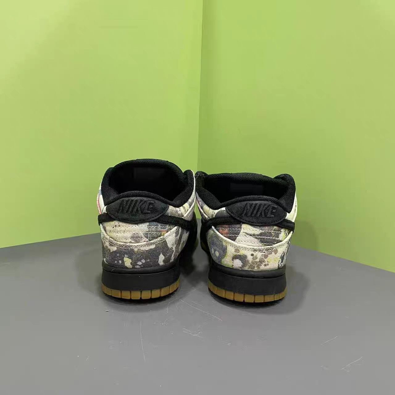Nike Nike Dunk SB Low x Supreme 'Black Multicolor' Sneakers K15 Size US 9 / EU 42 - 6 Thumbnail