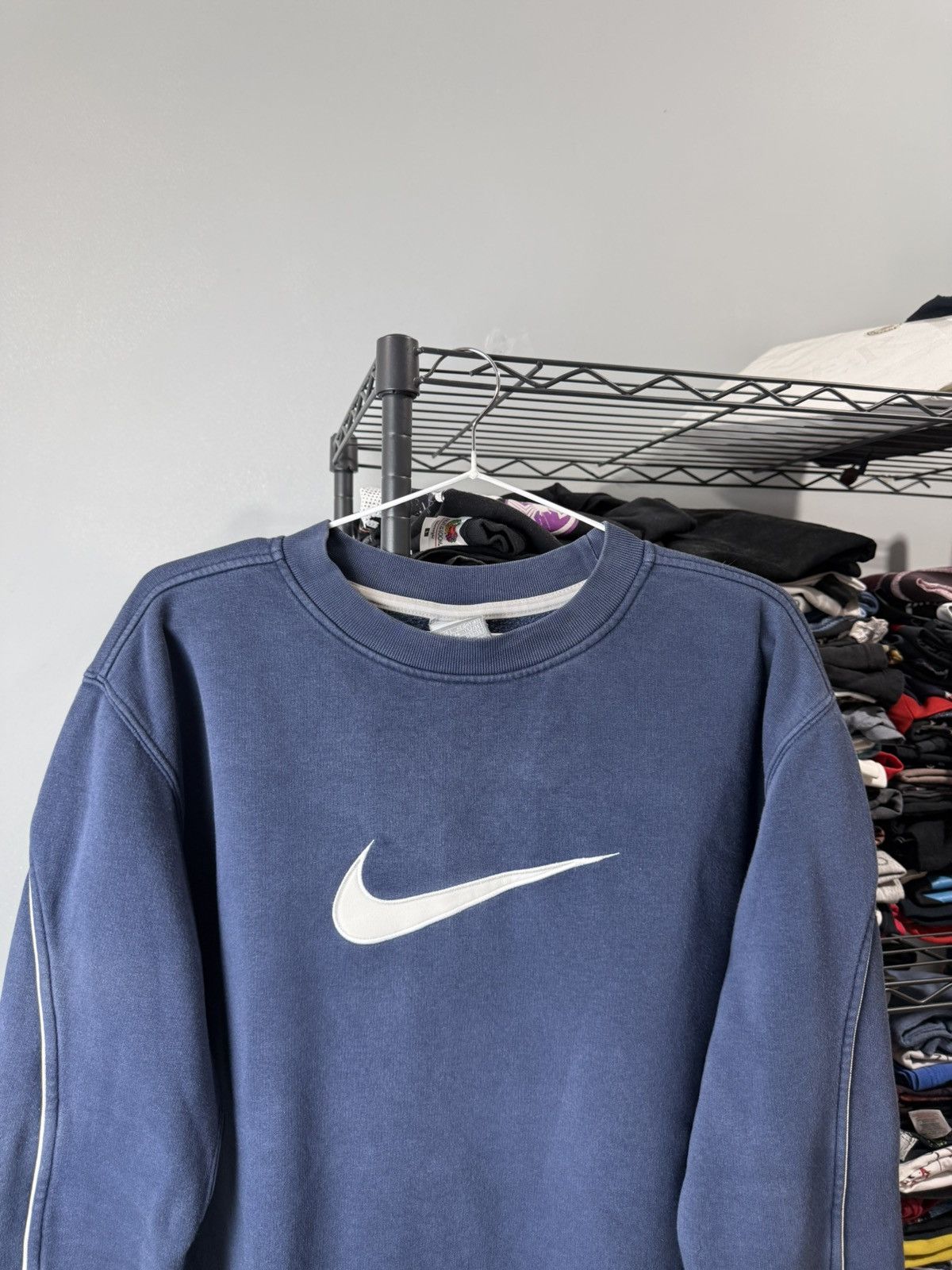 Nike Vintage 00’s Nike Sweatshirt Big Embroidered Logo Hype Size US L / EU 52-54 / 3 - 3 Thumbnail