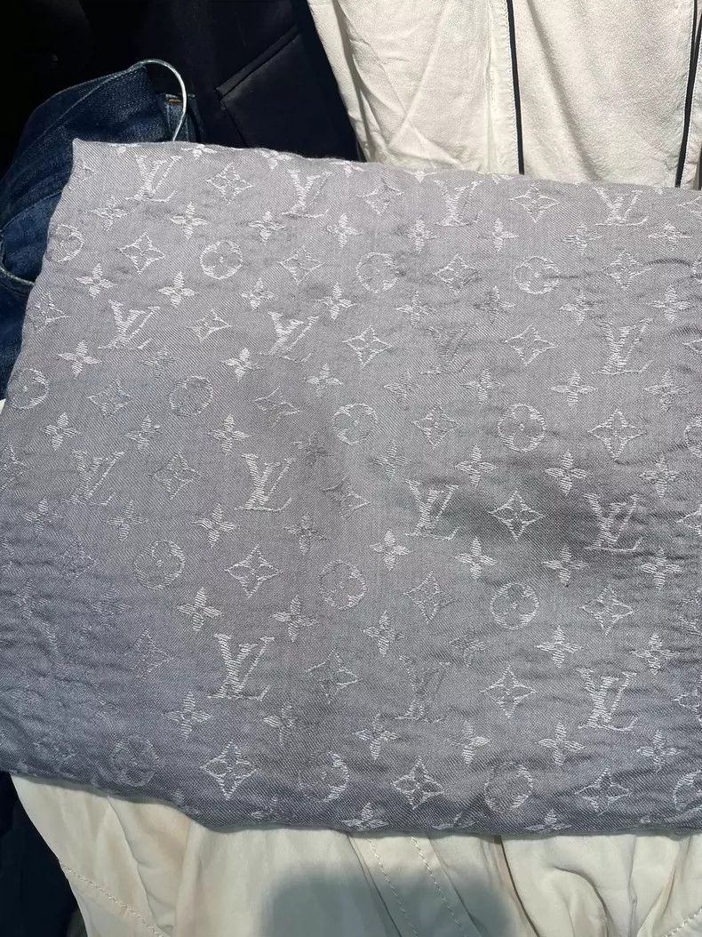 Louis Vuitton Louis Vuitton scarf Size ONE SIZE - 3 Thumbnail