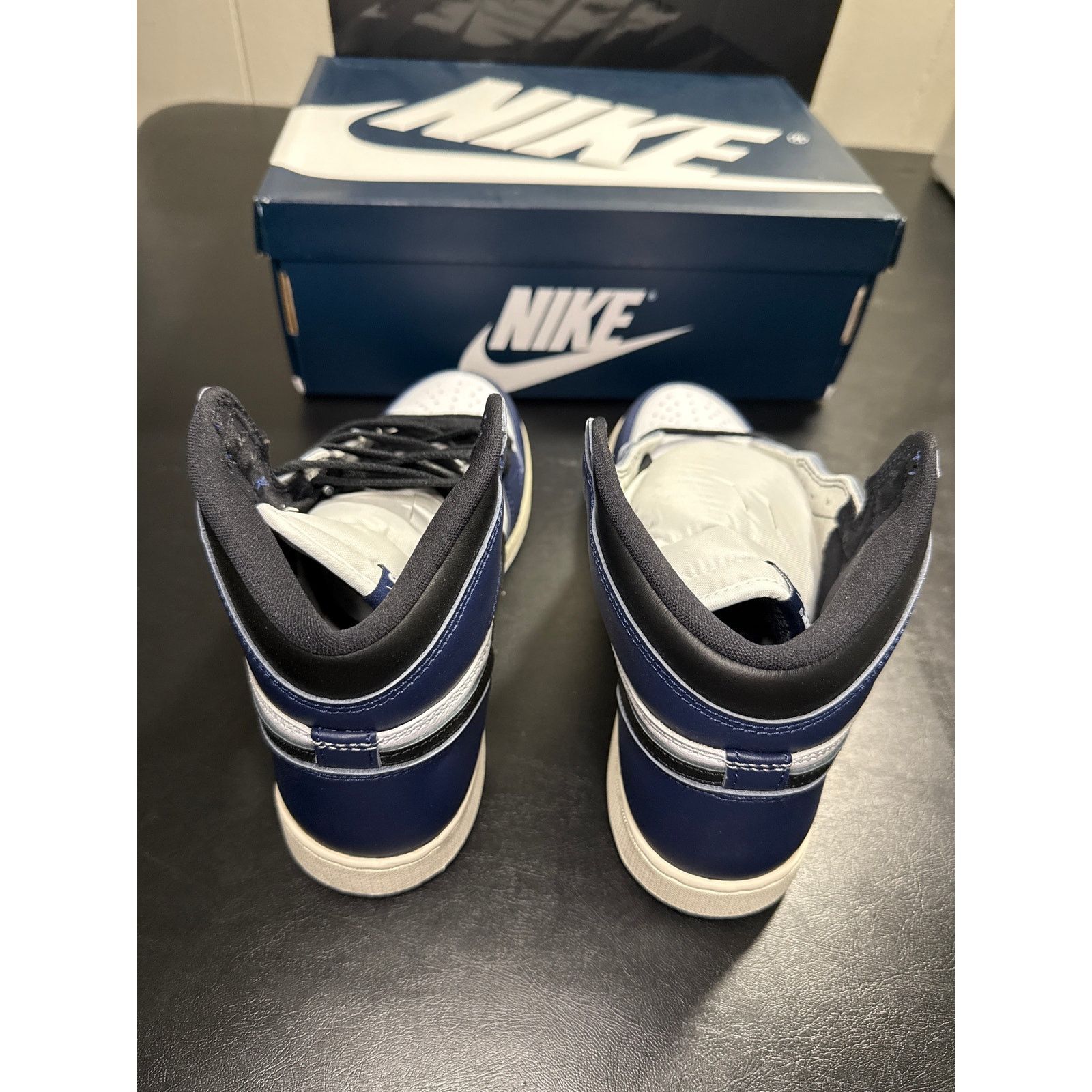 Jordan Brand Air Jordan 1 Retro High OG "Midnight Navy" Size 6Y NEW Size US 6 / EU 39 - 3 Thumbnail
