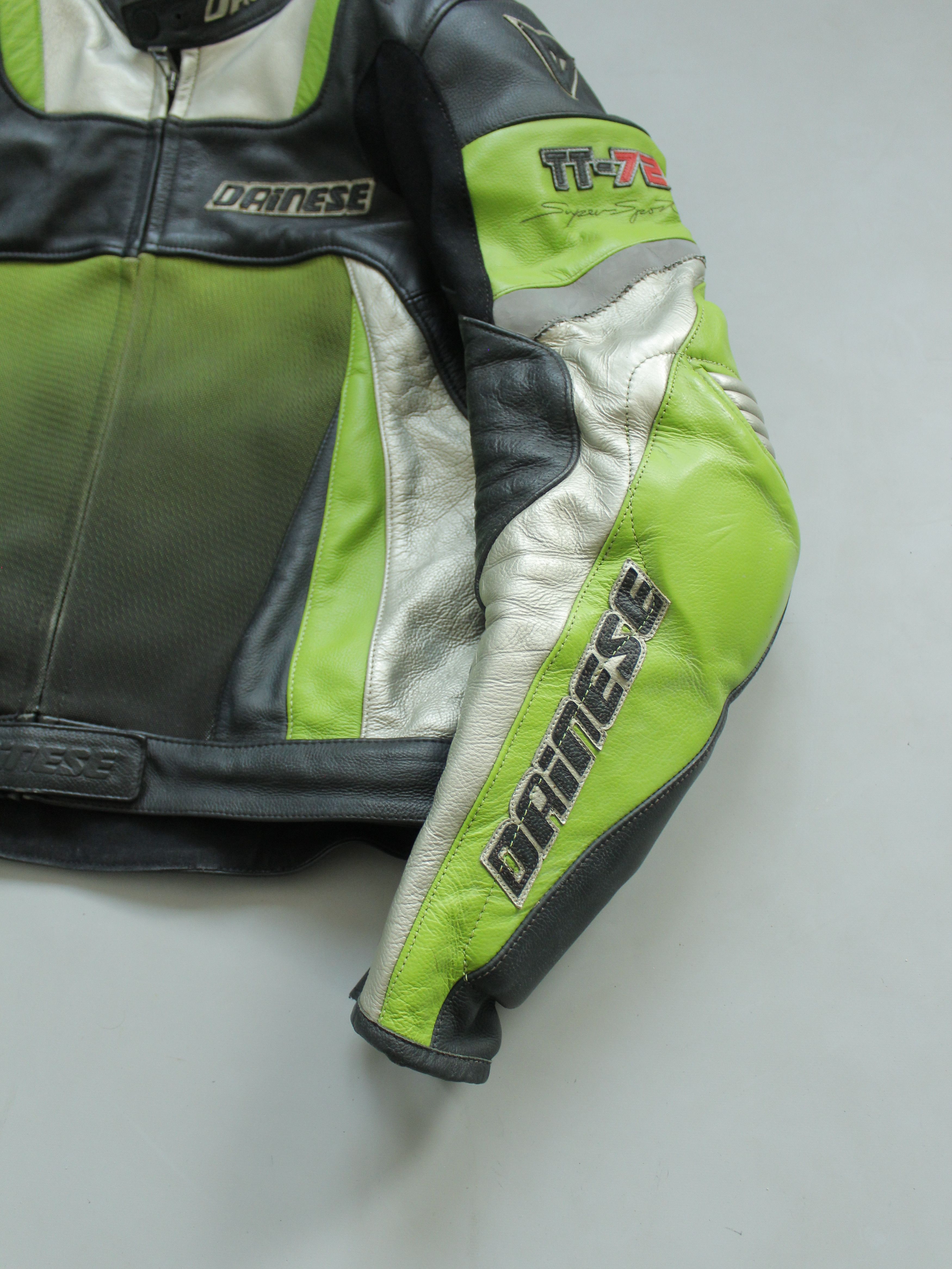 Dainese DAINESE TT-72 LEATHER RACING BIKER JACKET 46 48 Size US S / EU 44-46 / 1 - 3 Thumbnail