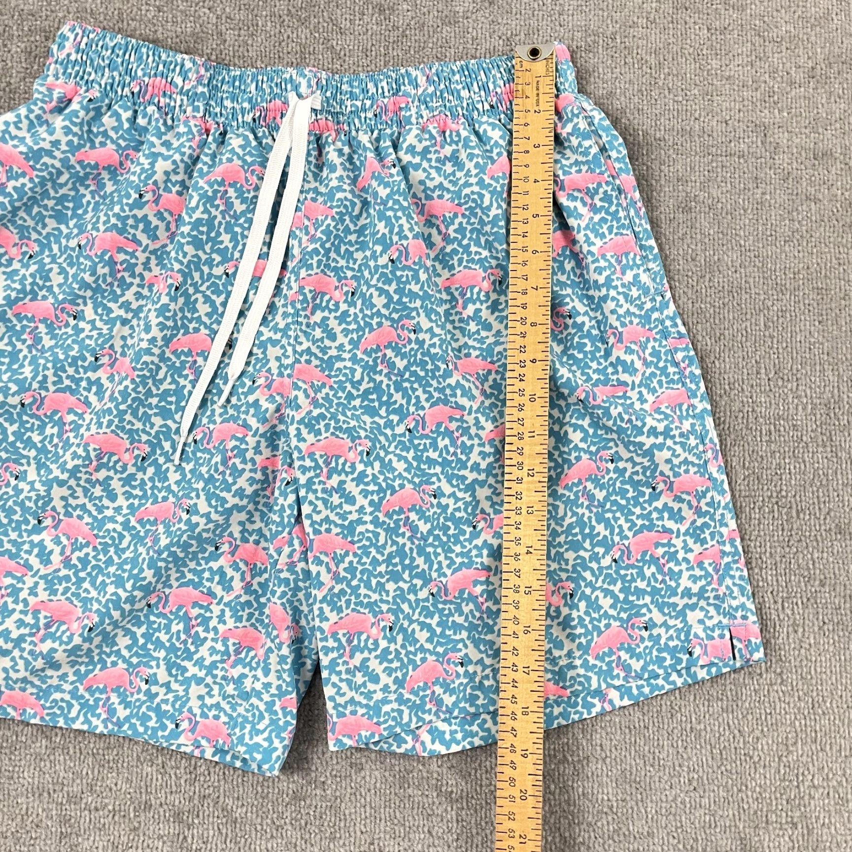 Chubbies CHUBBIES Swim Trunks Mens Large 7" Lined Domingos Flamingos Board Shorts Beach, Outdoor, Sports Mens Size US 33 - 4 Thumbnail