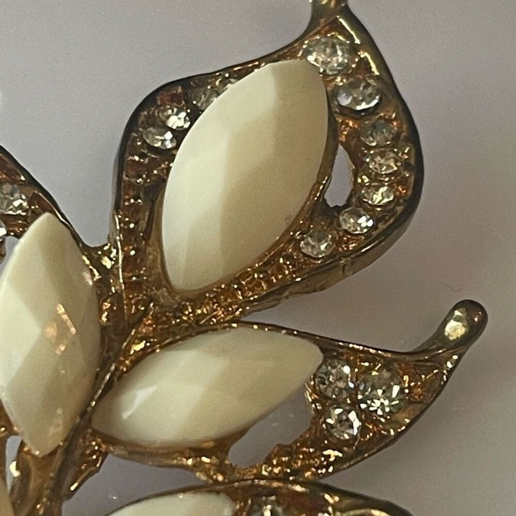 Other Vintage Unique Fall Crystal Leaf Brooch Womens Casual Pin Size ONE SIZE - 2 Thumbnail