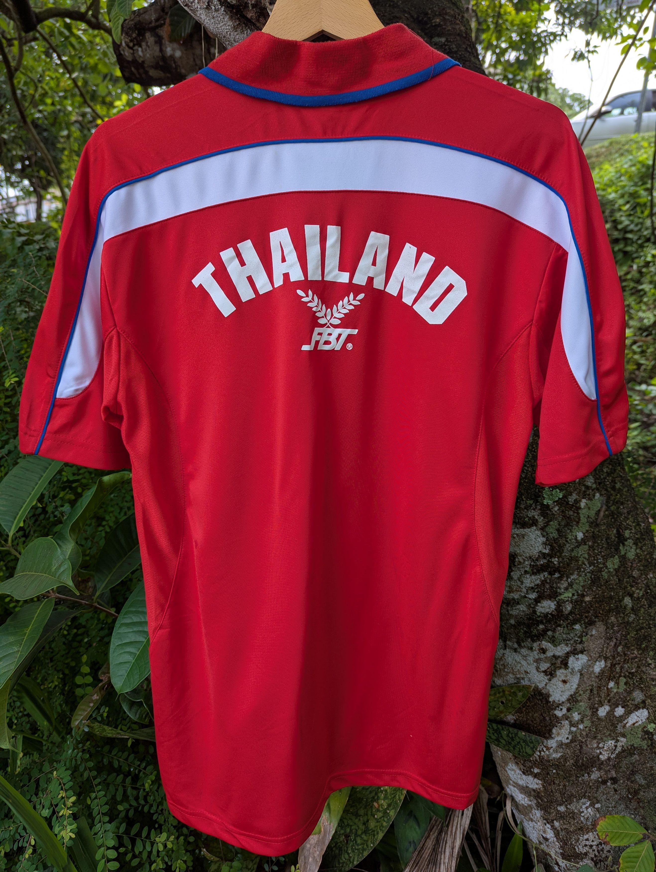 Vintage FBT Thailand National Football Team 2004 Home Kit Jersey Size US L / EU 52-54 / 3 - 7 Thumbnail