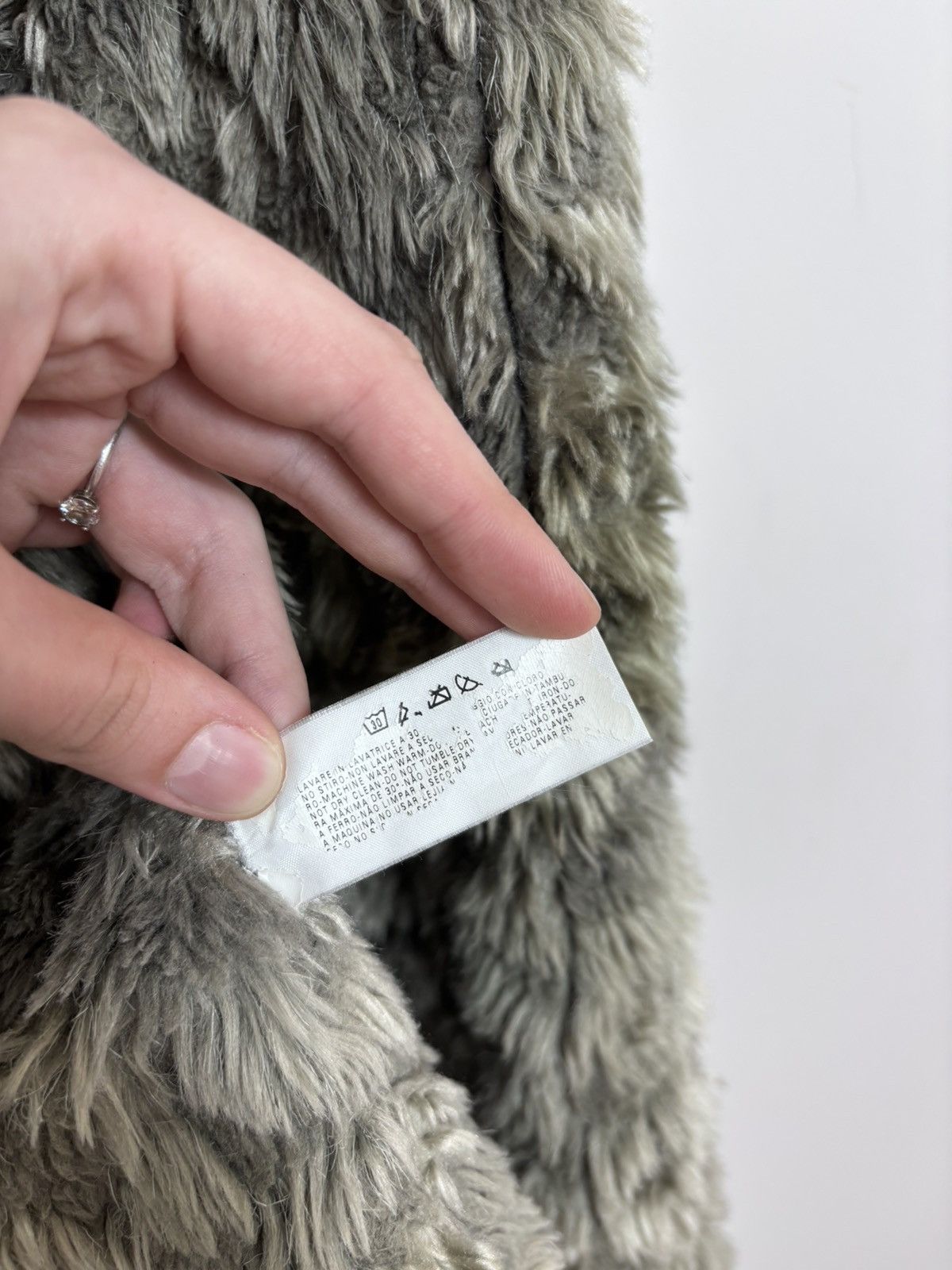 Armani Armani Jeans Vintage Women’s Vegan Leather Fur Coat Jacket Size S / US 4 / IT 40 - 19 Thumbnail