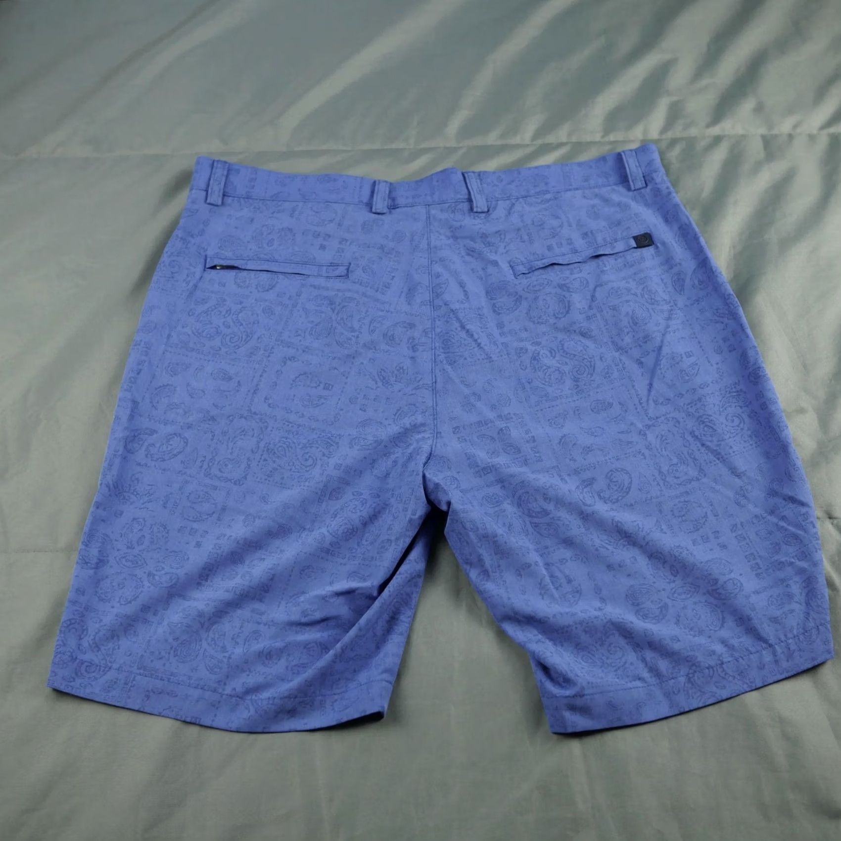 Peter Millar Peter Millar Shorts Mens 34 Blue Paisley Performance Golf Lightweight Stretch Chino 34 Inseam 10 in Regular Front Flat Front Pockets Womens? Size US 34 / EU 50 - 2 Thumbnail