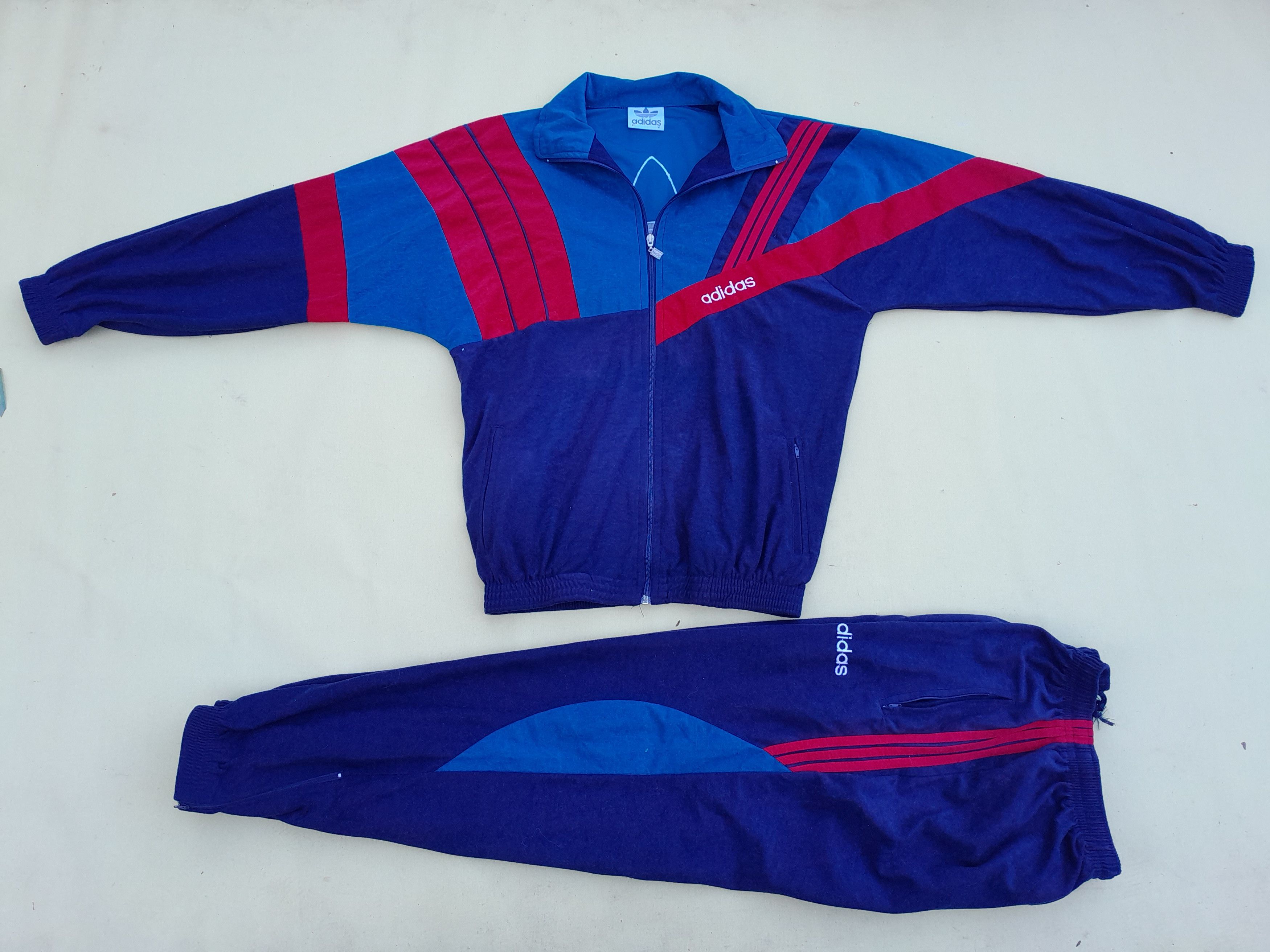 Adidas VINTAGE Adidas Tracksuit Men M Blue Velour 90s Small Fit Size US M / EU 48-50 / 2 - 1 Thumbnail