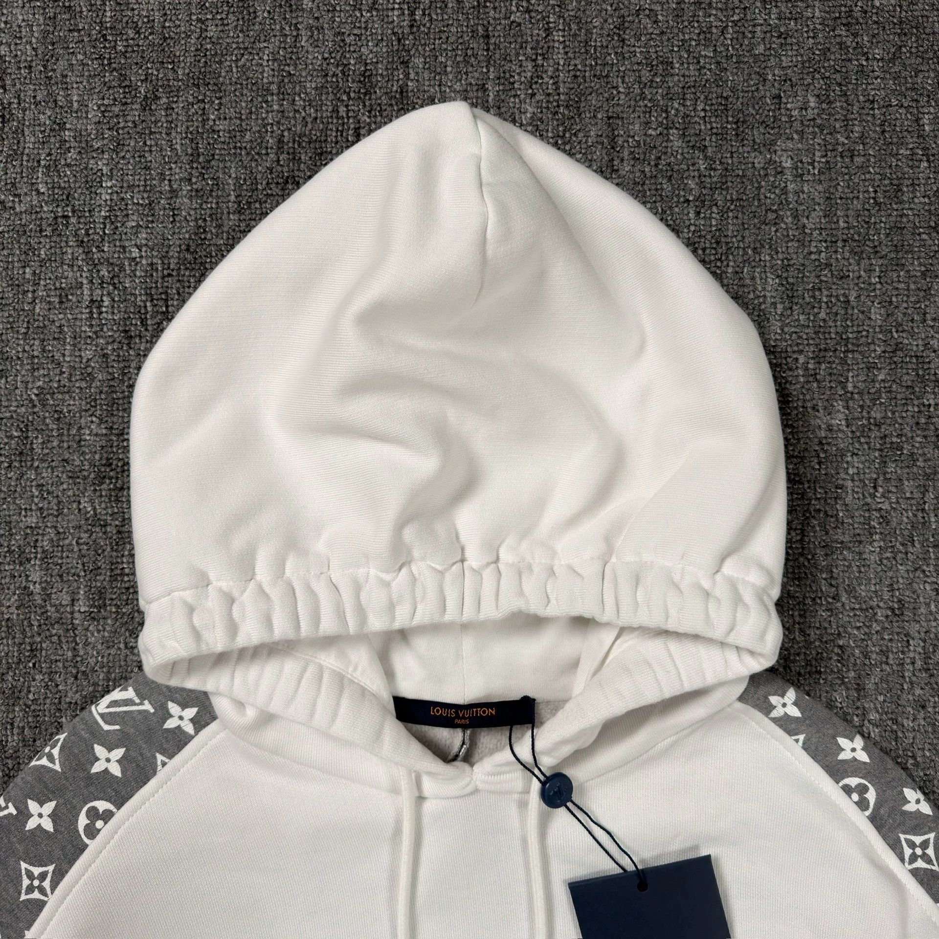 Louis Vuitton LV Circumferential Print White Hooded Sweatshirt Size M / US 6-8 / IT 42-44 - 4 Thumbnail