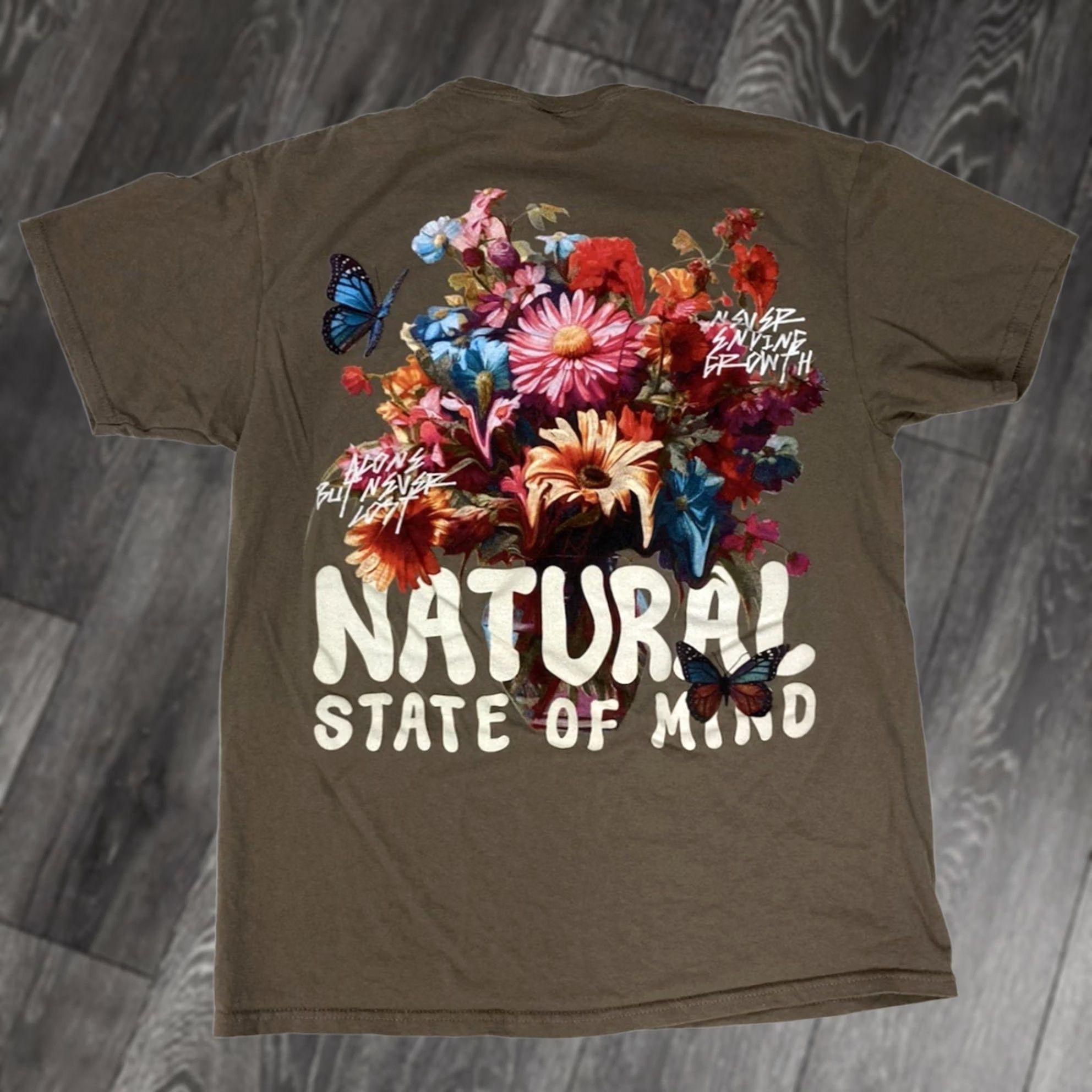 Pacsun Pacsun T-Shirt Women Medium Brown Floral Butterfly Colorful Crew Neck Short Sleeve Size M / US 6-8 / IT 42-44 - 1 Thumbnail