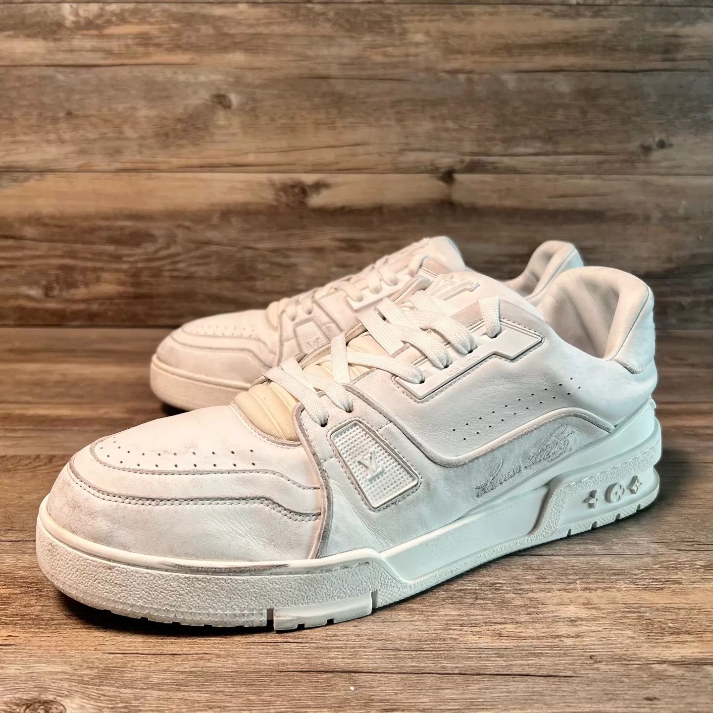 Louis Vuitton Louis Vuitton Trainer White Distressed UK9 Size US 10 / EU 43 - 1 Thumbnail