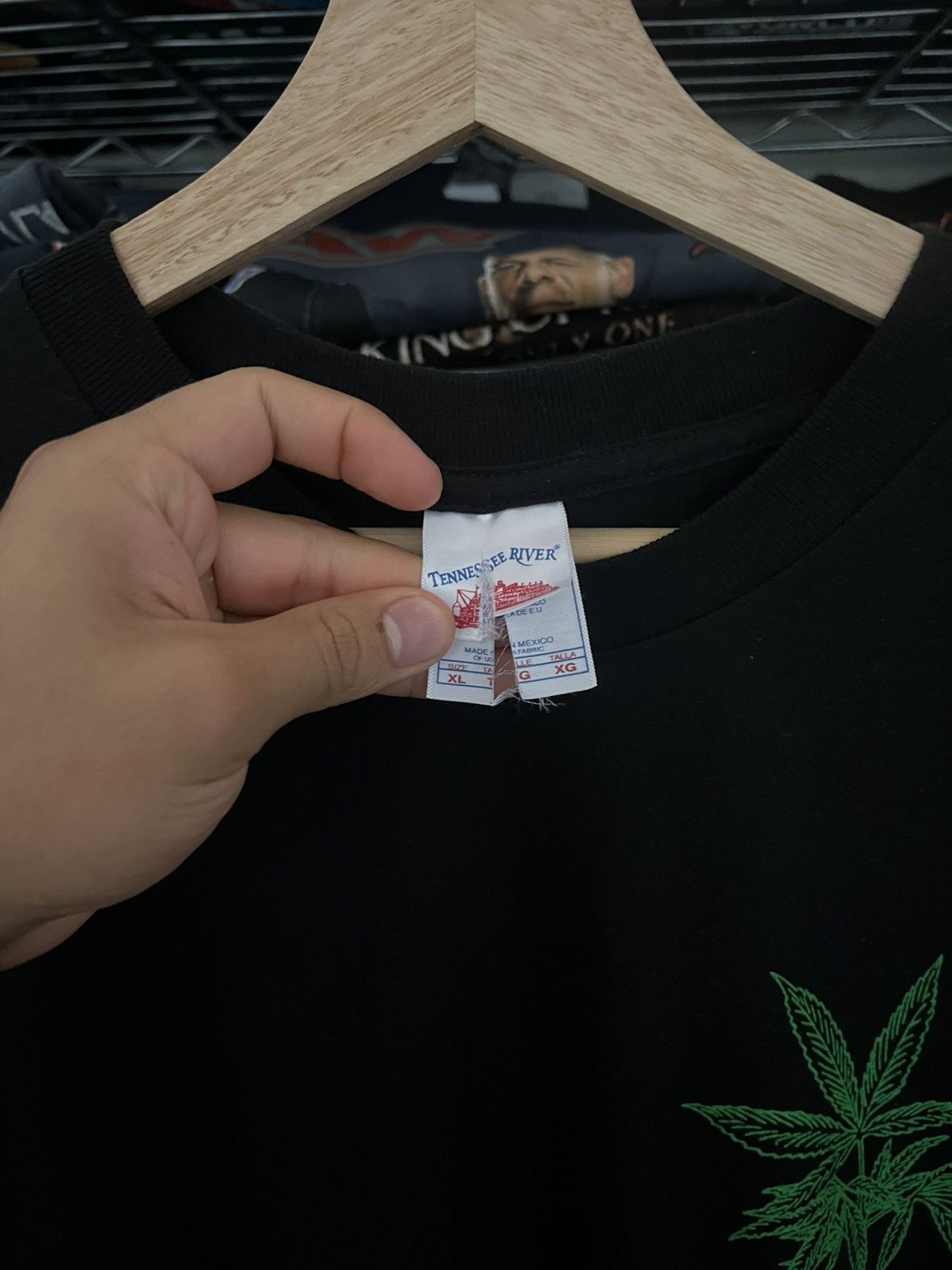 Vintage 2000s Agriculture Ass Kickin’ Weed Marijuana Tee Size US XL / EU 56 / 4 - 4 Thumbnail