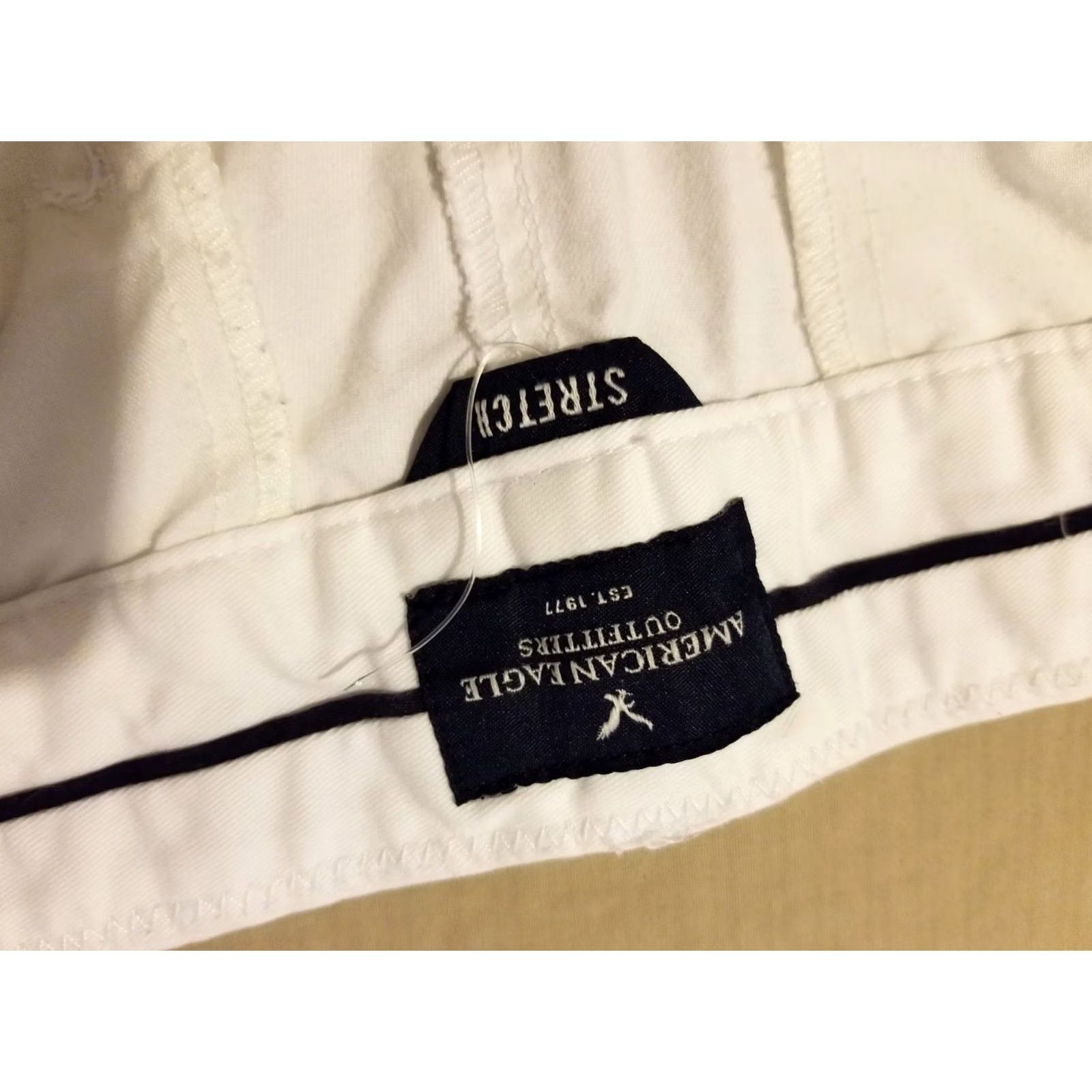 American Eagle Outfitters Womens American Eagle Outfitters Khaki Shorts 6 White Cotton Chino Size 28" / US 6 / IT 42 - 3 Thumbnail
