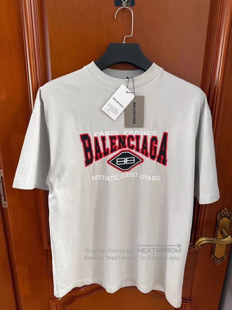 Balenciaga Balenciaga Bat Embroidery Short Sleeve T-Shirt Size US XXS / EU 40 - 1 Thumbnail