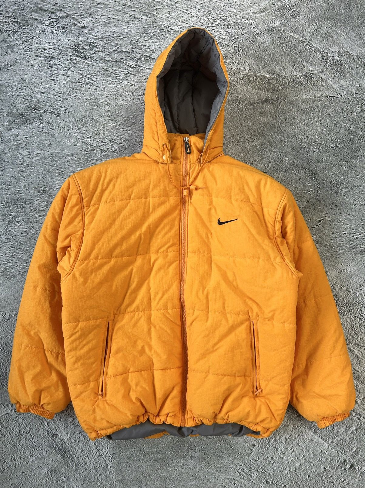 Nike × Vintage Nike vintage puffer jacket big logo 90s orange Size US L / EU 52-54 / 3 - 5 Thumbnail