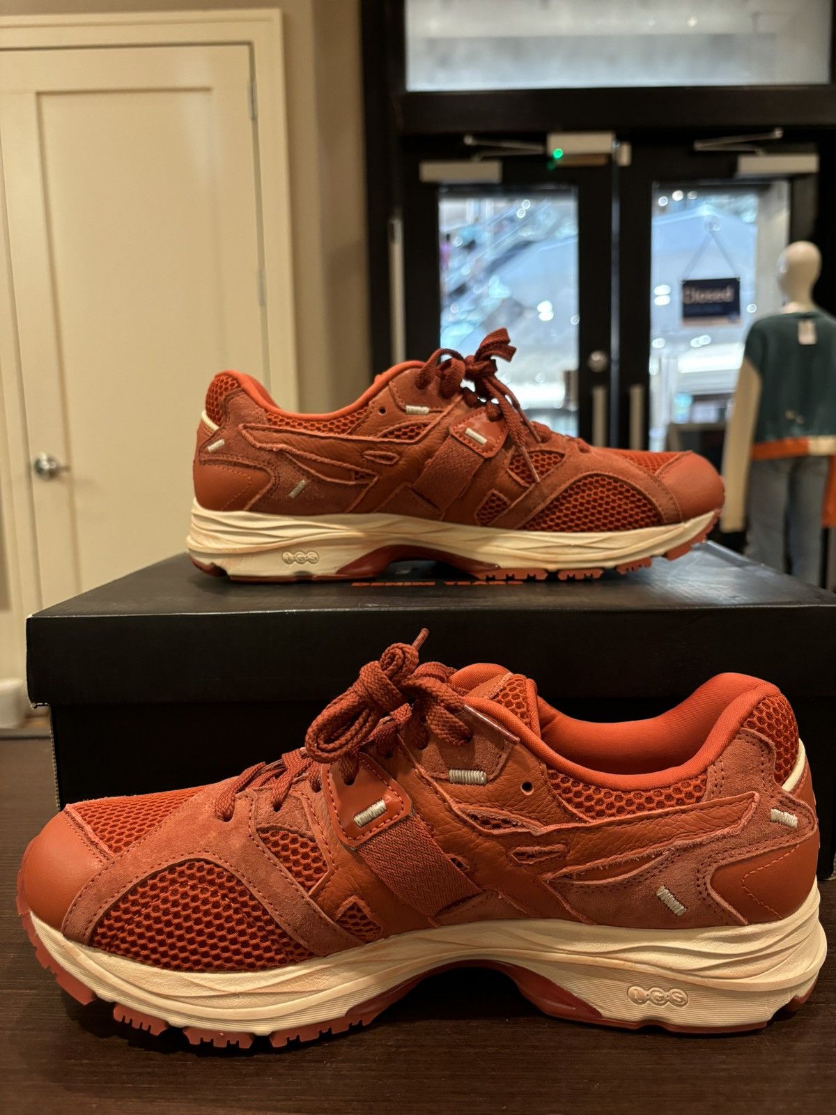 Asics × DENIM TEARS ASICS GEL-MC Plus Georgia Red Clay Size US 10 / EU 43 - 2 Thumbnail