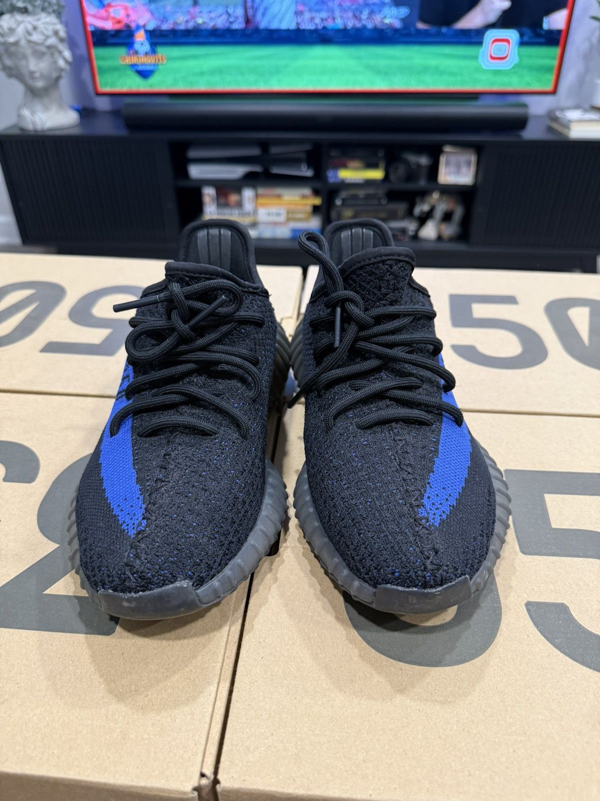 Yeezy Adidas Yeezy 350 Dazzling Blue M 6 W 7.5 Size US 7.5 / IT 37.5 - 4 Thumbnail