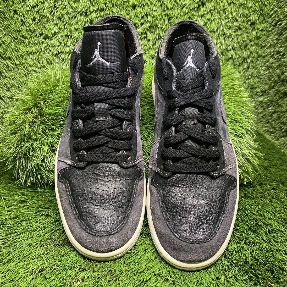 Jordan Brand Jordan 1 Low SE “Inside-Out” (Size: 9) Size US 9 / EU 42 - 3 Thumbnail