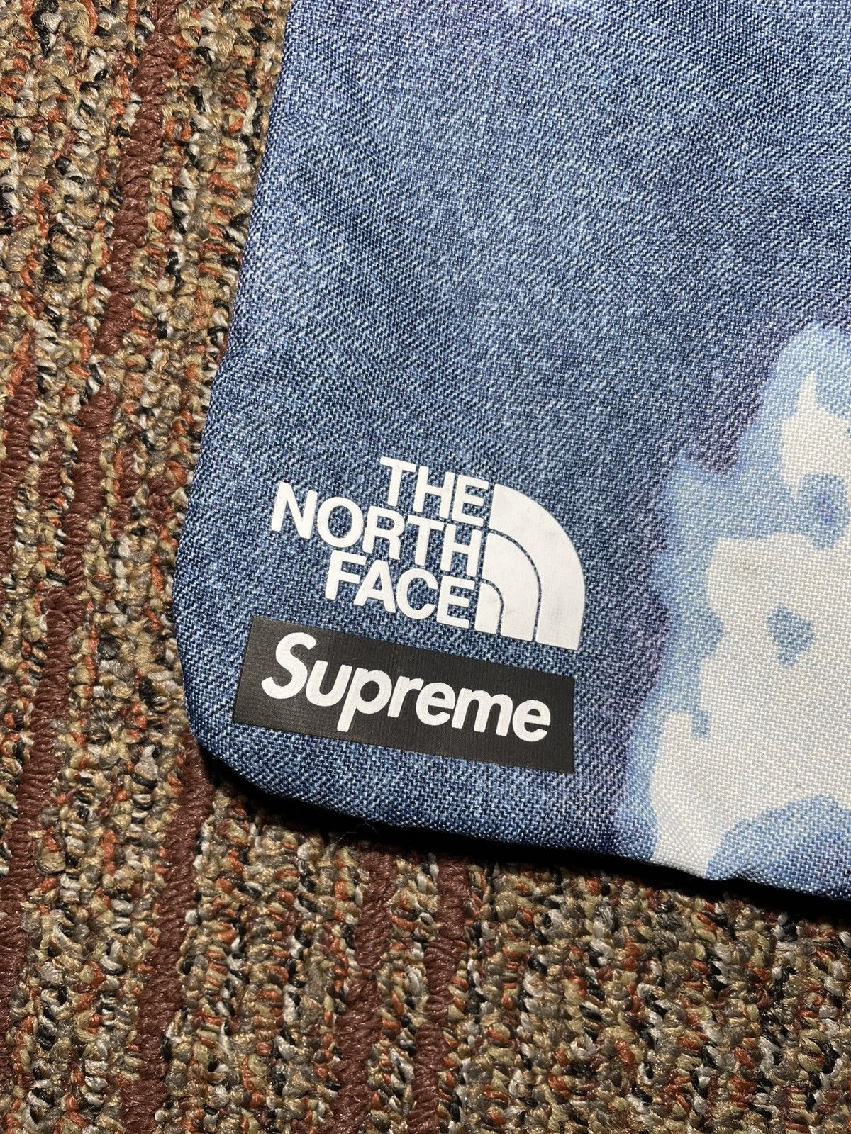 Supreme Supreme The North Face Bleached Denim Print Shoulder Bag Size ONE SIZE - 2 Thumbnail