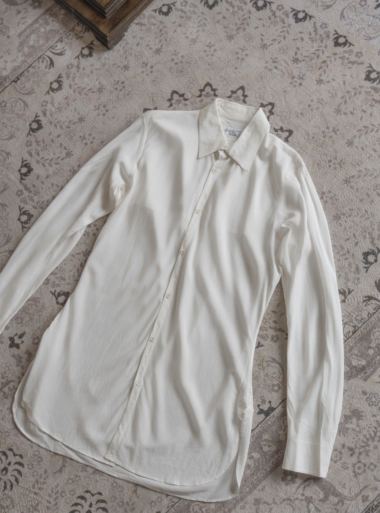 Yohji Yamamoto Yohji Yamamoto 03AW Curved Cut Rayon White Shirt Size US L / EU 52-54 / 3 - 5 Thumbnail