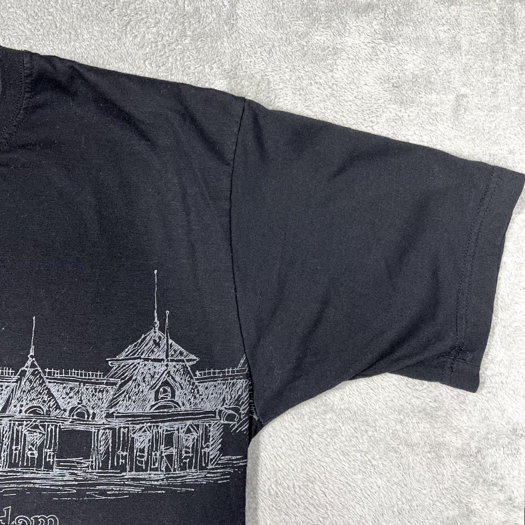 Vintage VINTAGE Enchanted Kingdom Amusement Park T-Shirt Mens XL Black Cotton Logo 90s Graphic Print Short Sleeve Crew Neck Size US XL / EU 56 / 4 - 2 Thumbnail