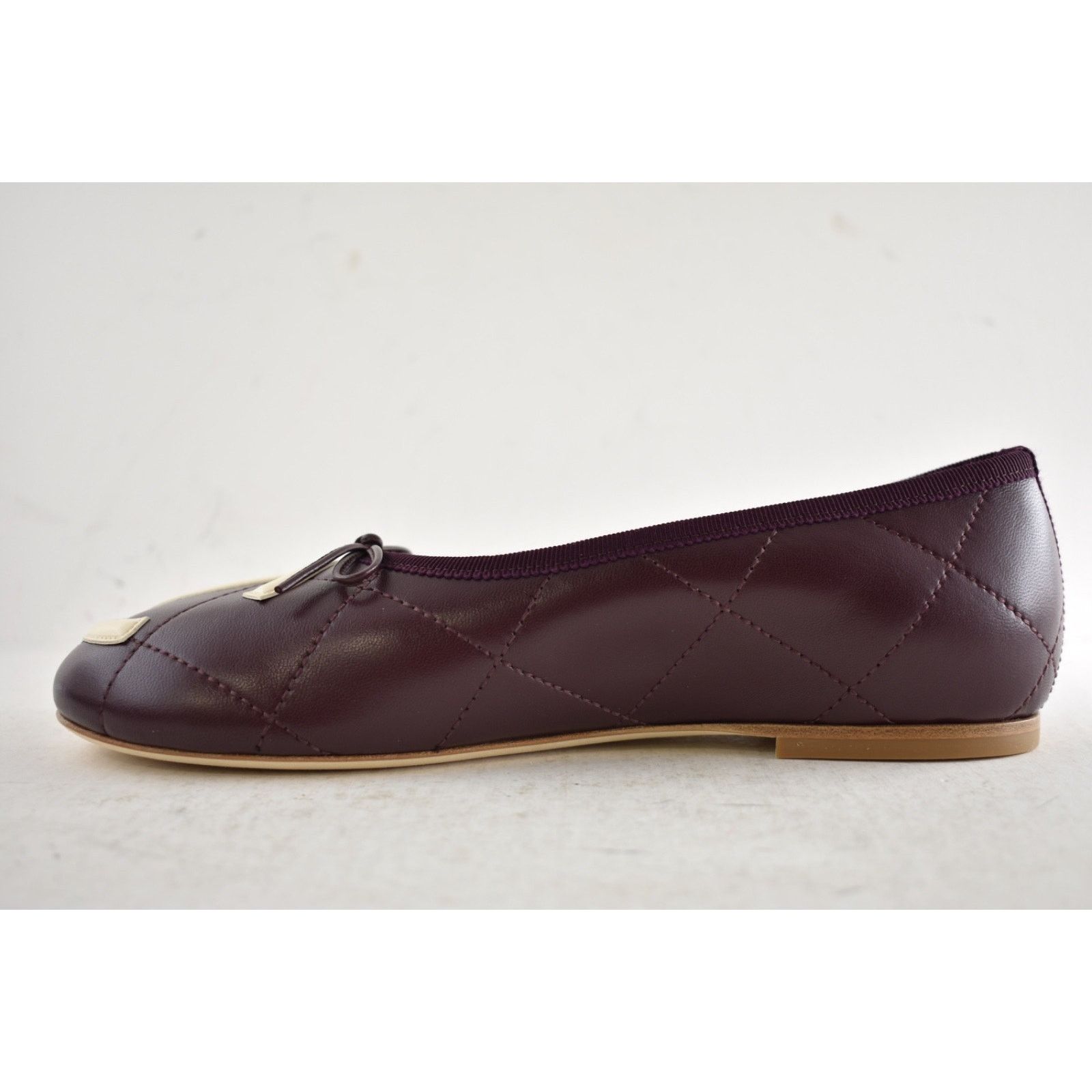 Chanel Beach Cambon Burgundy Red Ivory CC Ballet Flat 37.5 Size US 7.5 / IT 37.5 - 16 Thumbnail