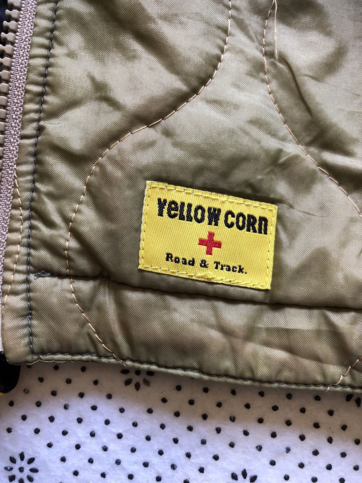 YELLOW CORN Yellow Corn Camouflaged light puffers Size US M / EU 48-50 / 2 - 11 Thumbnail