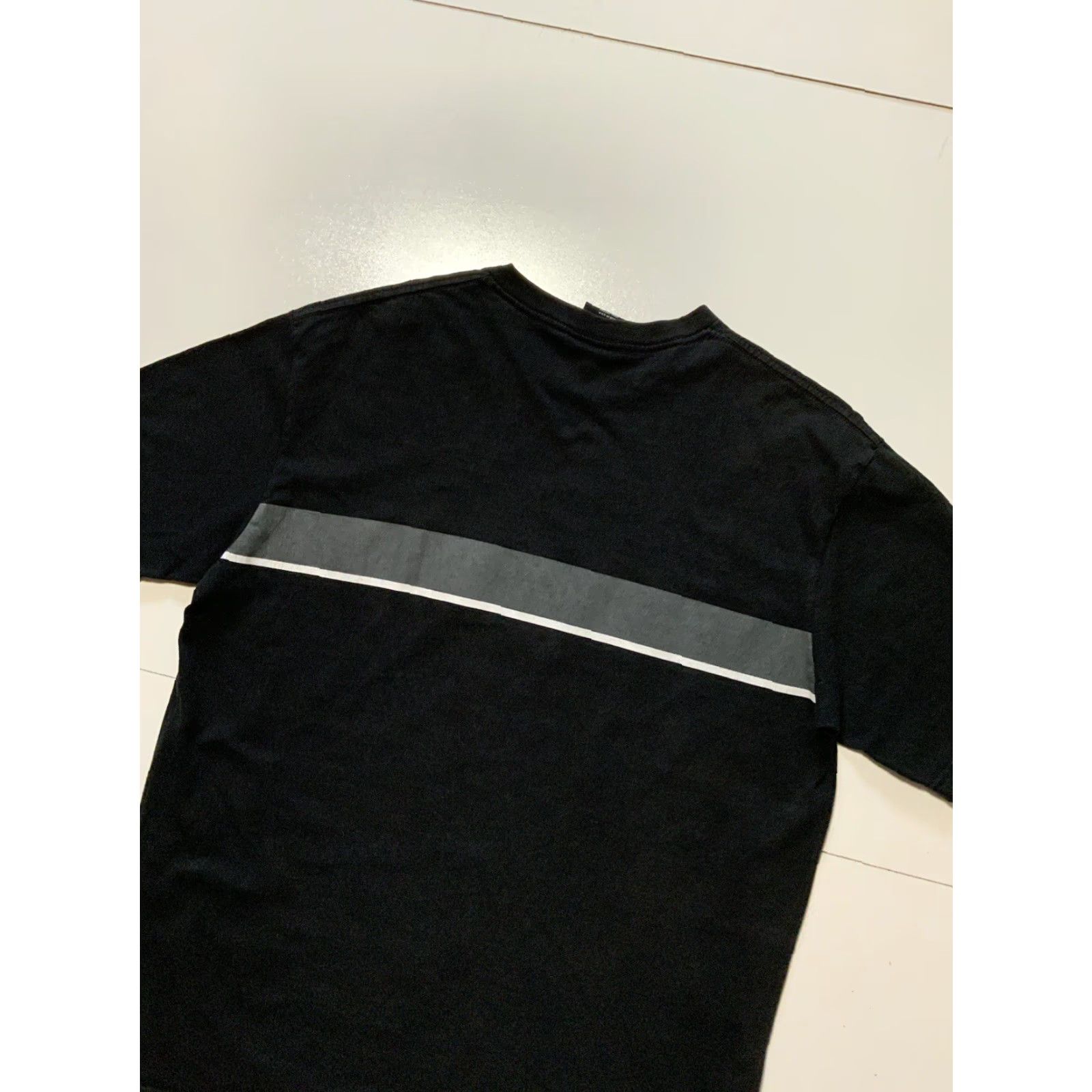 Nautica VINTAGE Nautica Striped S/S Crewneck Graphic T-Shirt M Men Black NSP? Size US M / EU 48-50 / 2 - 4 Thumbnail