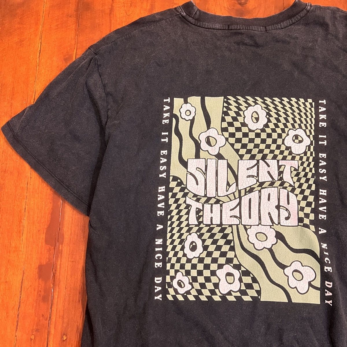Japanese Brand Japanese brand murakami inspired design Size US M / EU 48-50 / 2 - 4 Thumbnail