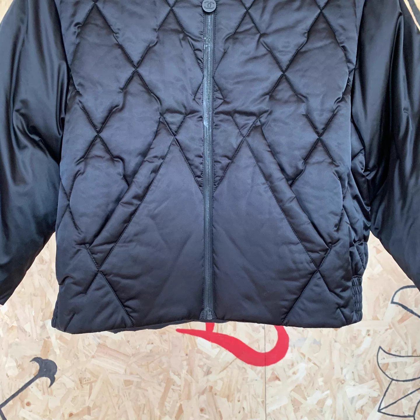 Chanel Chanel Metiers d'Art Black & Gold Short Puffer Jacket Size XS / US 0-2 / IT 36-38 - 4 Thumbnail