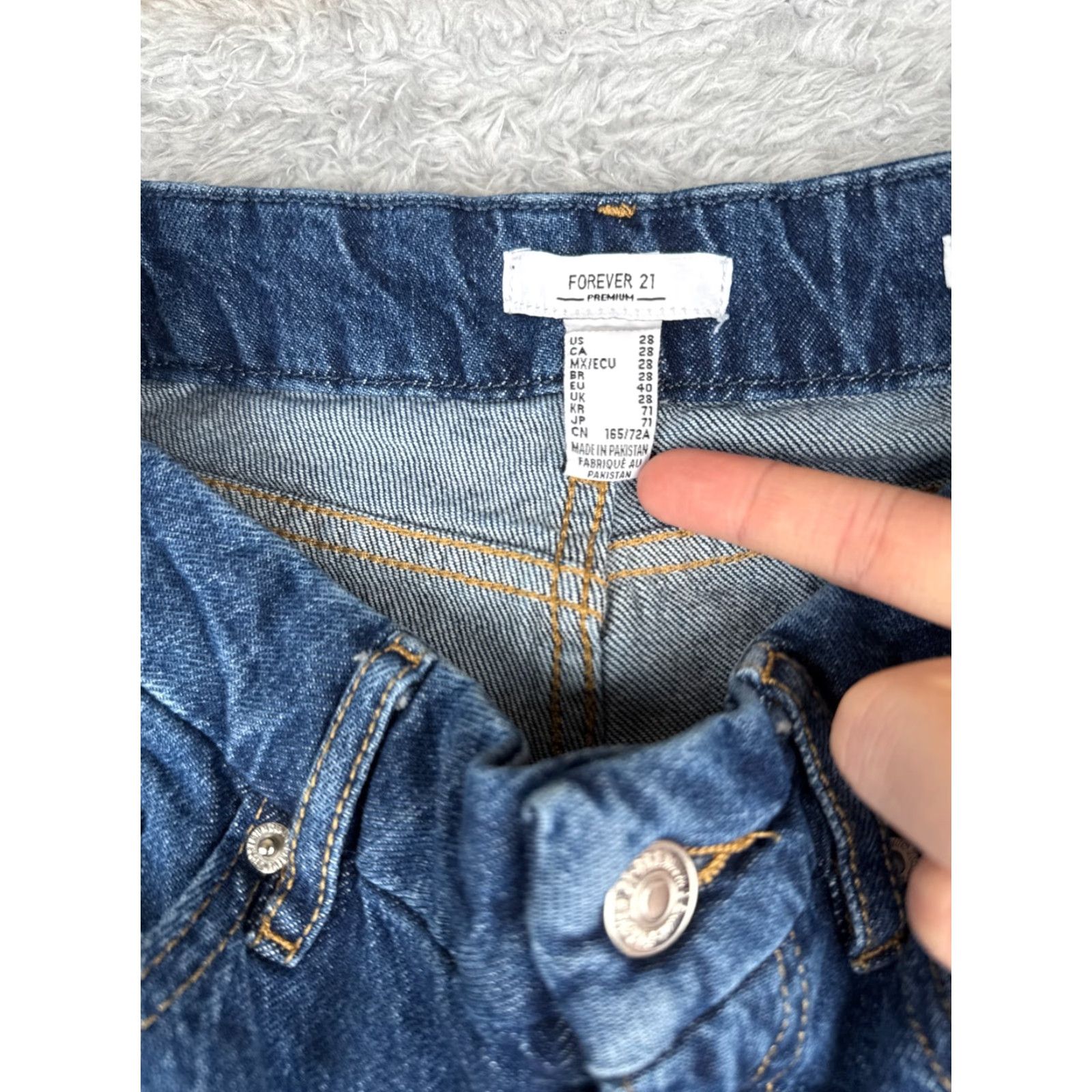 Forever 21 FOREVER 21 Jeans Womens 28 Blue Denim Curved Flare High Rise Cotton Blend 28x32 Jeans Size 28" / US 6 / IT 42 - 6 Thumbnail