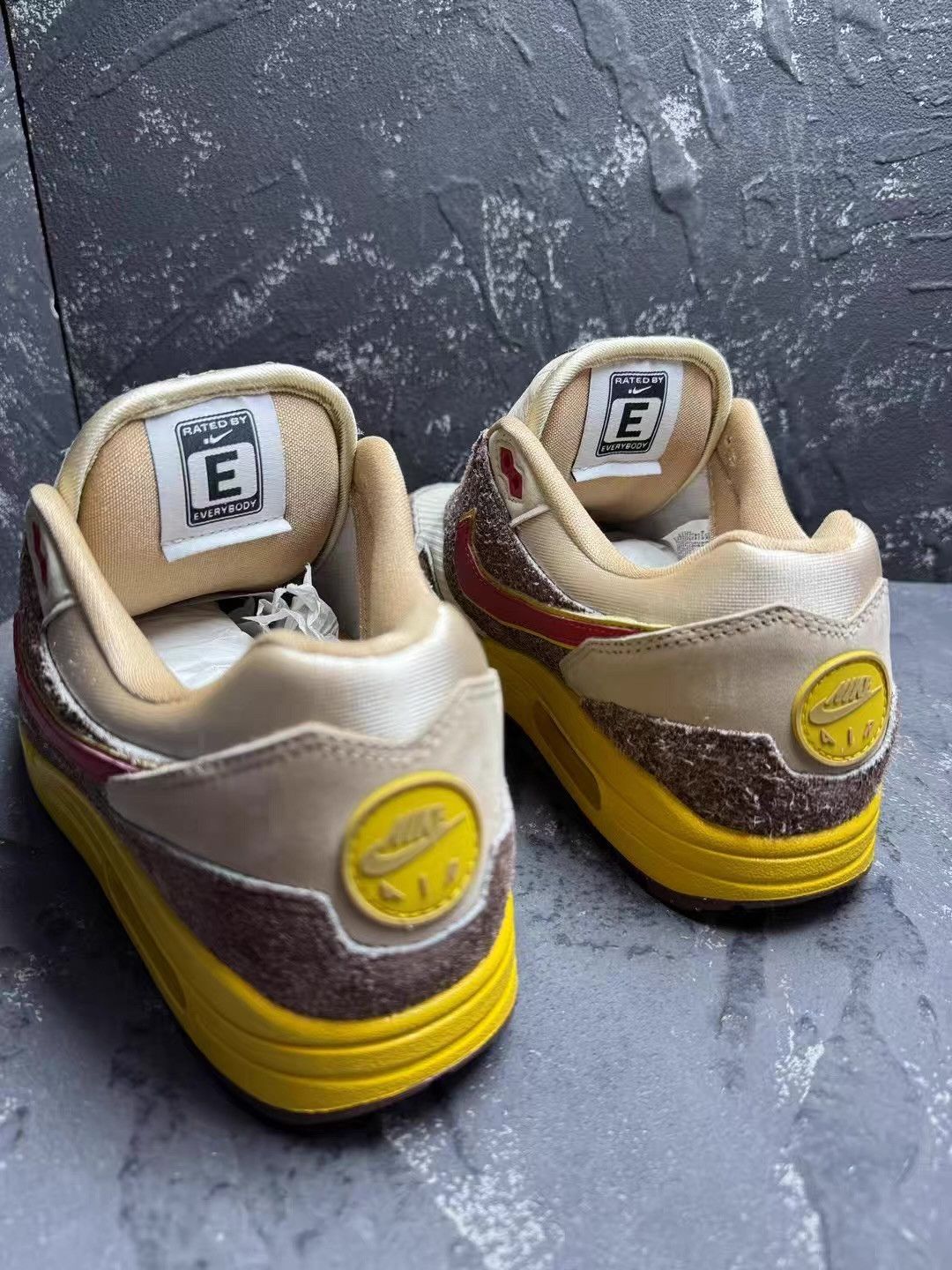 Nike Nike Air Max 1 x [Collaboration] King Kong Colorway Q10 Size US 10 / EU 43 - 5 Thumbnail