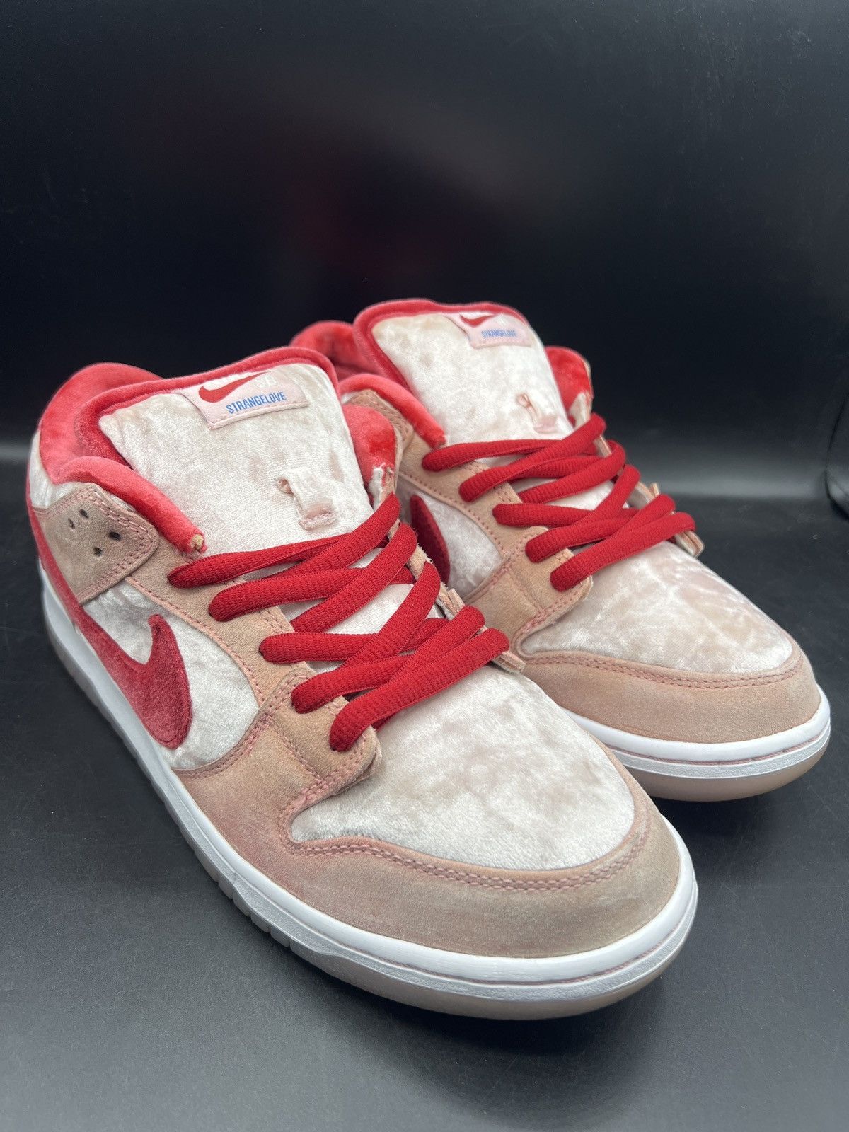 Nike Nike x StrangeLove SB Dunk Low 'Valentine's Day' Size 9 Size US 9 / EU 42 - 6 Thumbnail