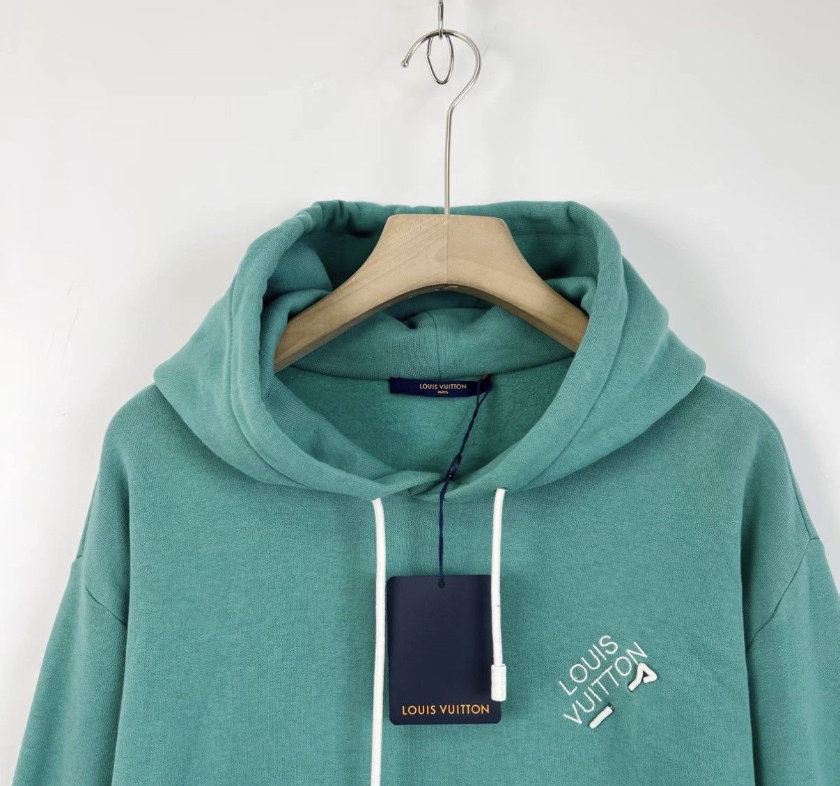 Louis Vuitton LOUIS VUITTON / Pin Logo Embroidered Hoodie K12 Size US XXL / EU 58 / 5 - 3 Thumbnail