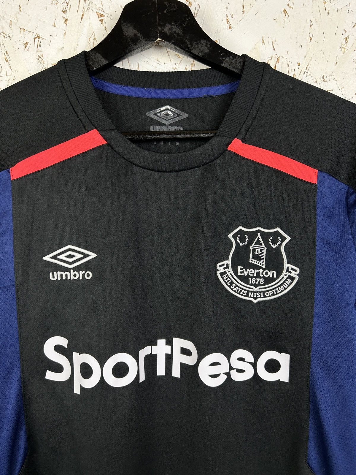 Umbro Umbro Everton 2017/18 GK Away Kit #1 Pickford Jersey Size US M / EU 48-50 / 2 - 5 Thumbnail