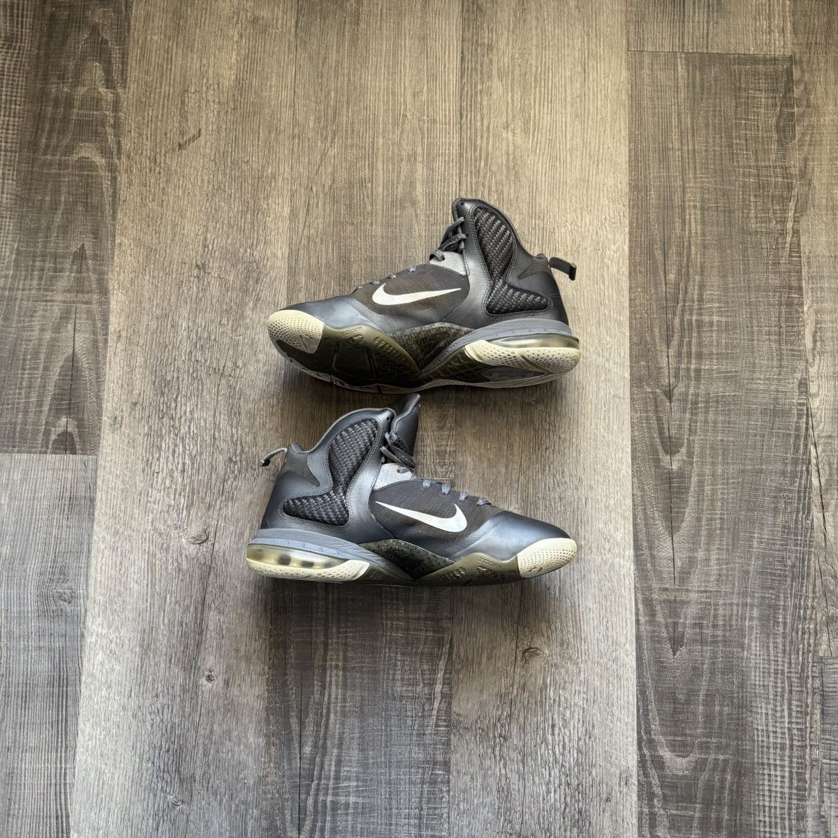 Nike × Vintage NIKE • LeBron 9 "2012 Cool Grey" (10.5M) Size US 10.5 / EU 43-44 - 2 Thumbnail