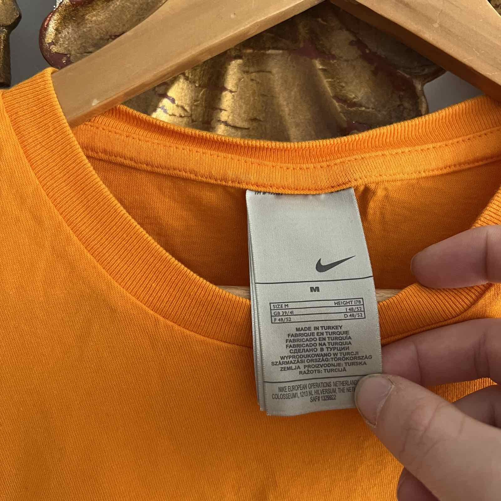 Nike × Vintage Nike Tshirt Vintage 90s Y2K Center logo Swoosh Sz M Size US M / EU 48-50 / 2 - 4 Thumbnail
