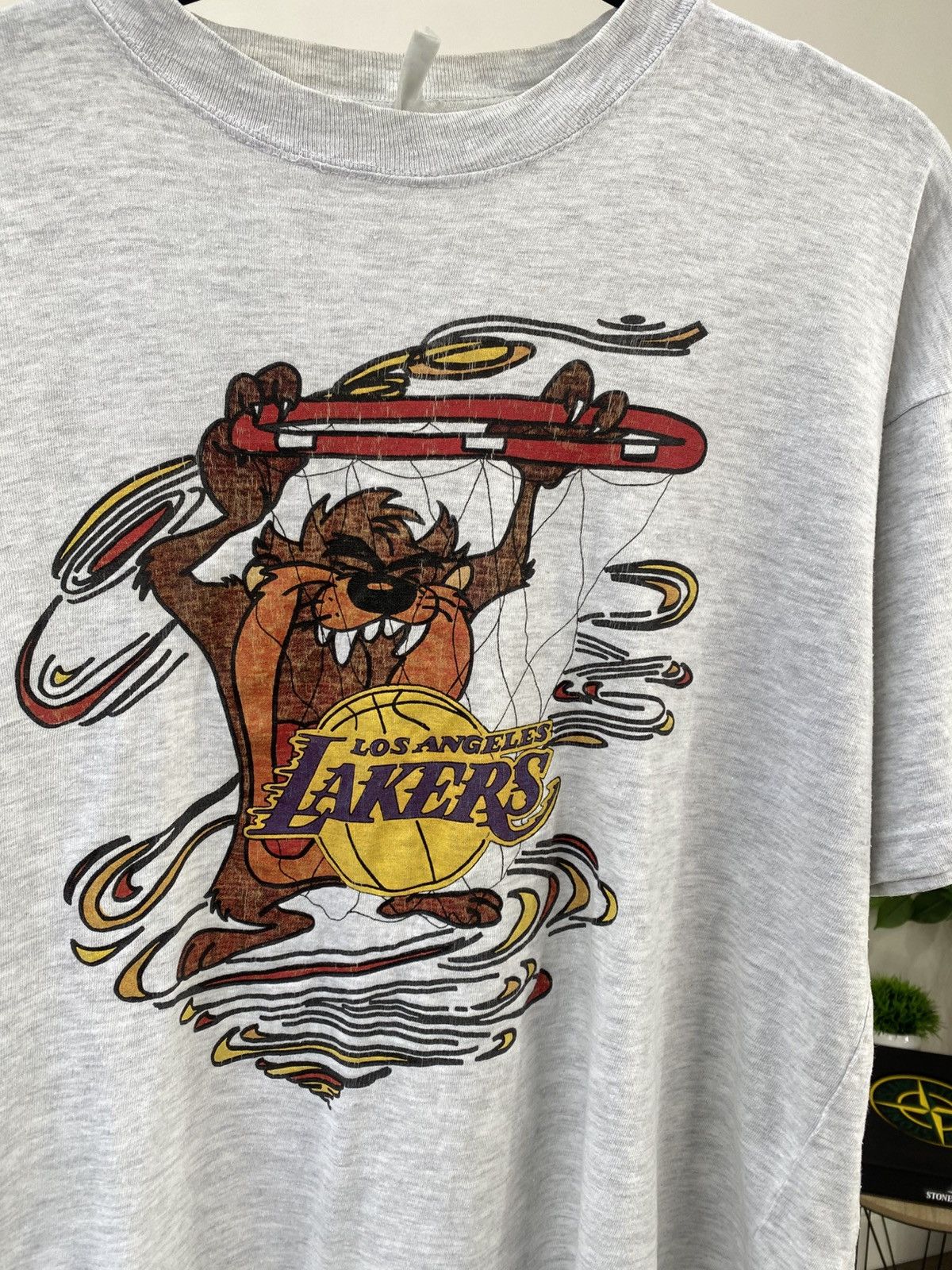 Other Vintage Looney Tunes Los Angeles Lakers NBA Basketball Tee Size US L / EU 52-54 / 3 - 6 Thumbnail
