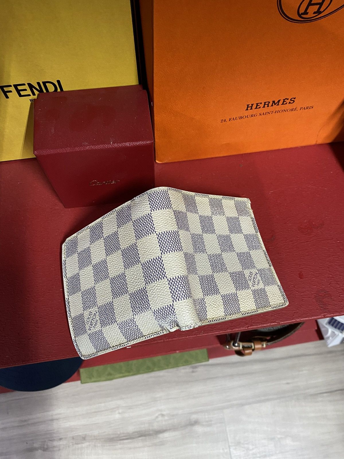 Louis Vuitton Louis Vuitton White Damier Bifold Leather Wallet Preowned Size ONE SIZE - 5 Thumbnail