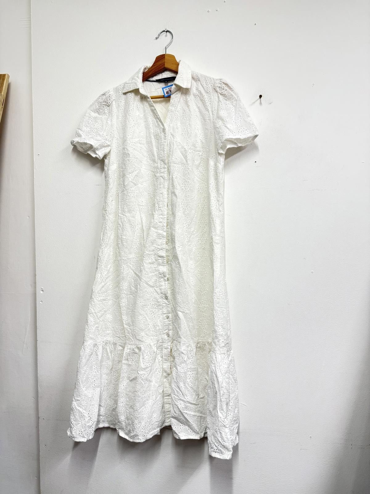 Other Crew Clothing White Embroidered Button-Down Midi Dress Size Size S / US 4 / IT 40 - 1 Thumbnail