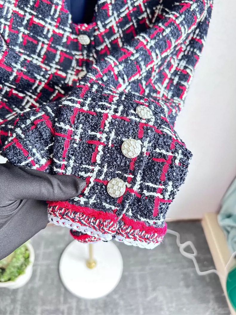 Chanel Chanel 20 Roof Series Red and Blue Plaid Coarse Coat Size XS / US 0-2 / IT 36-38 - 2 Thumbnail